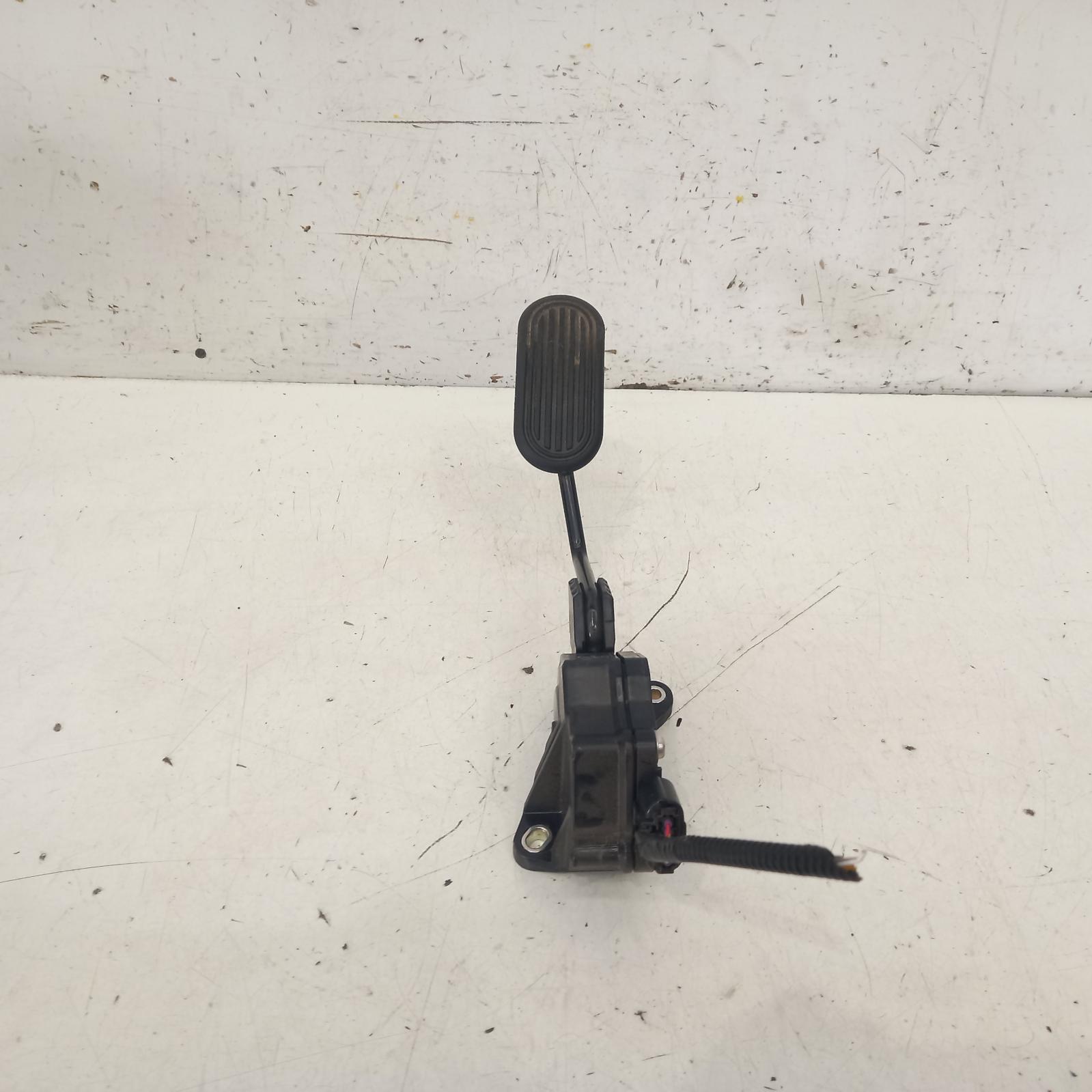 View Auto part Pedal Assembly Toyota Hilux 2017