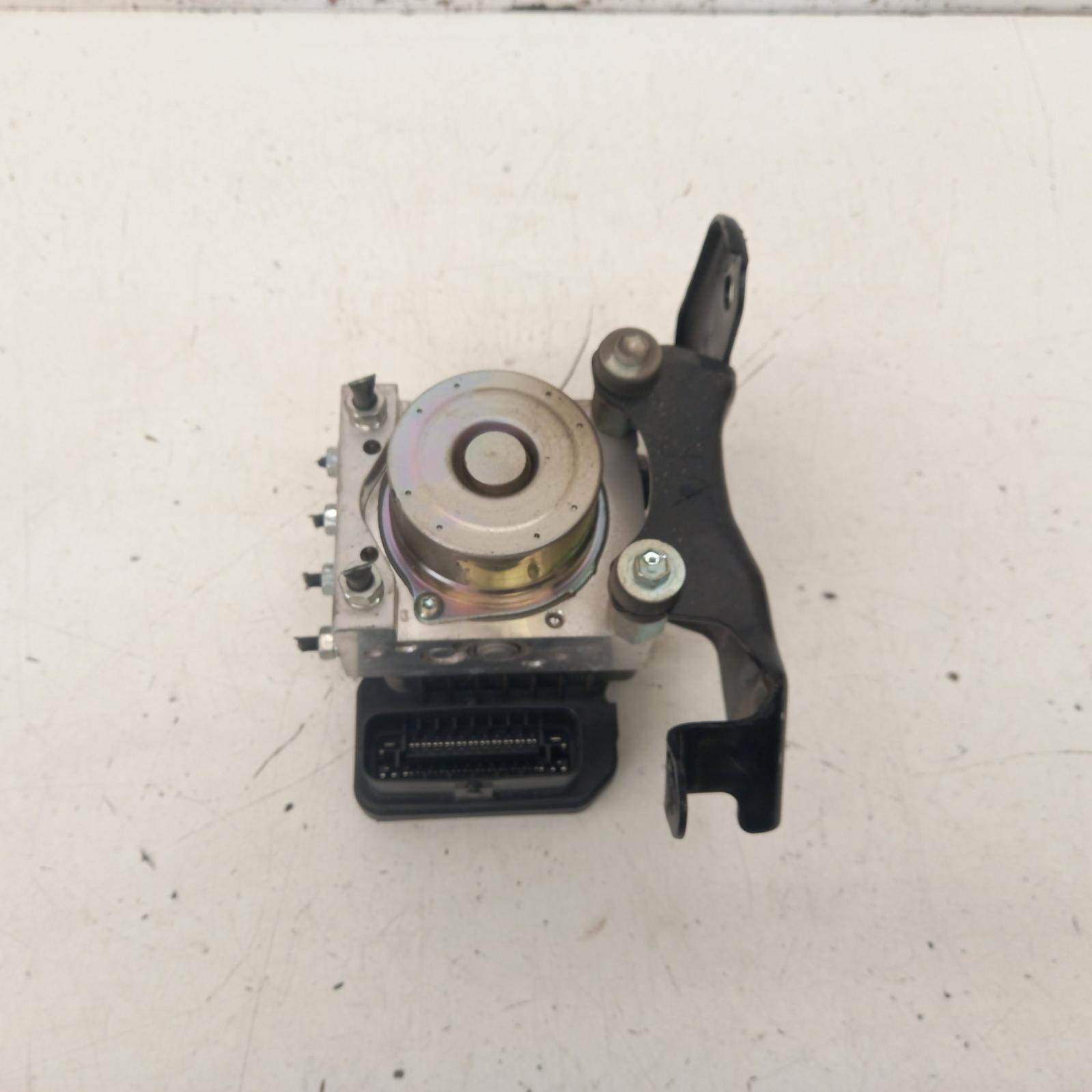 View Auto part Abs Pump/Modulator Toyota Hilux 2017