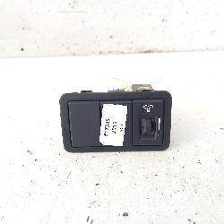 View Auto part Misc Switch/Relay Hyundai I20 2015