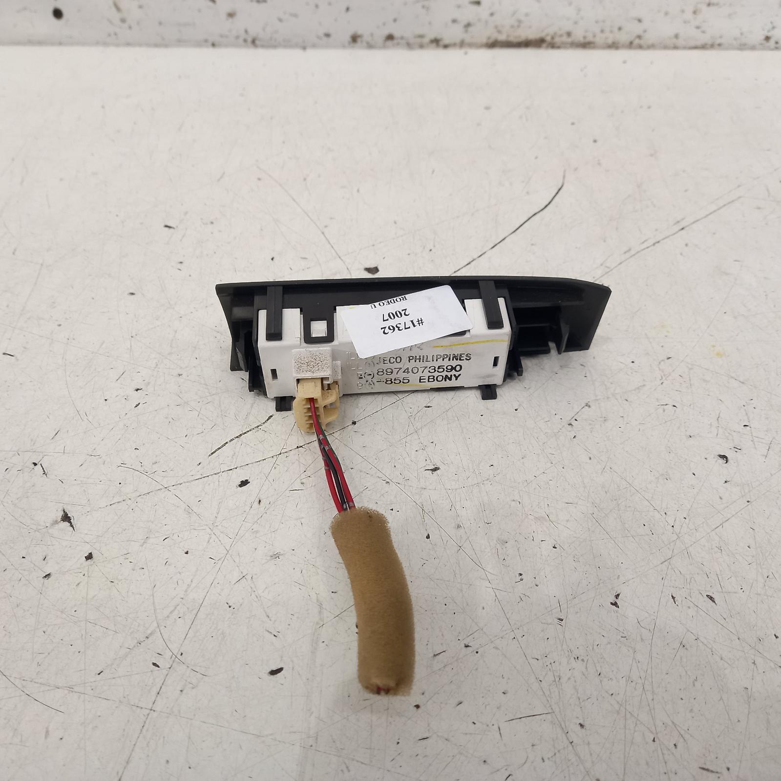 View Auto part Clock Holden Rodeo 2007