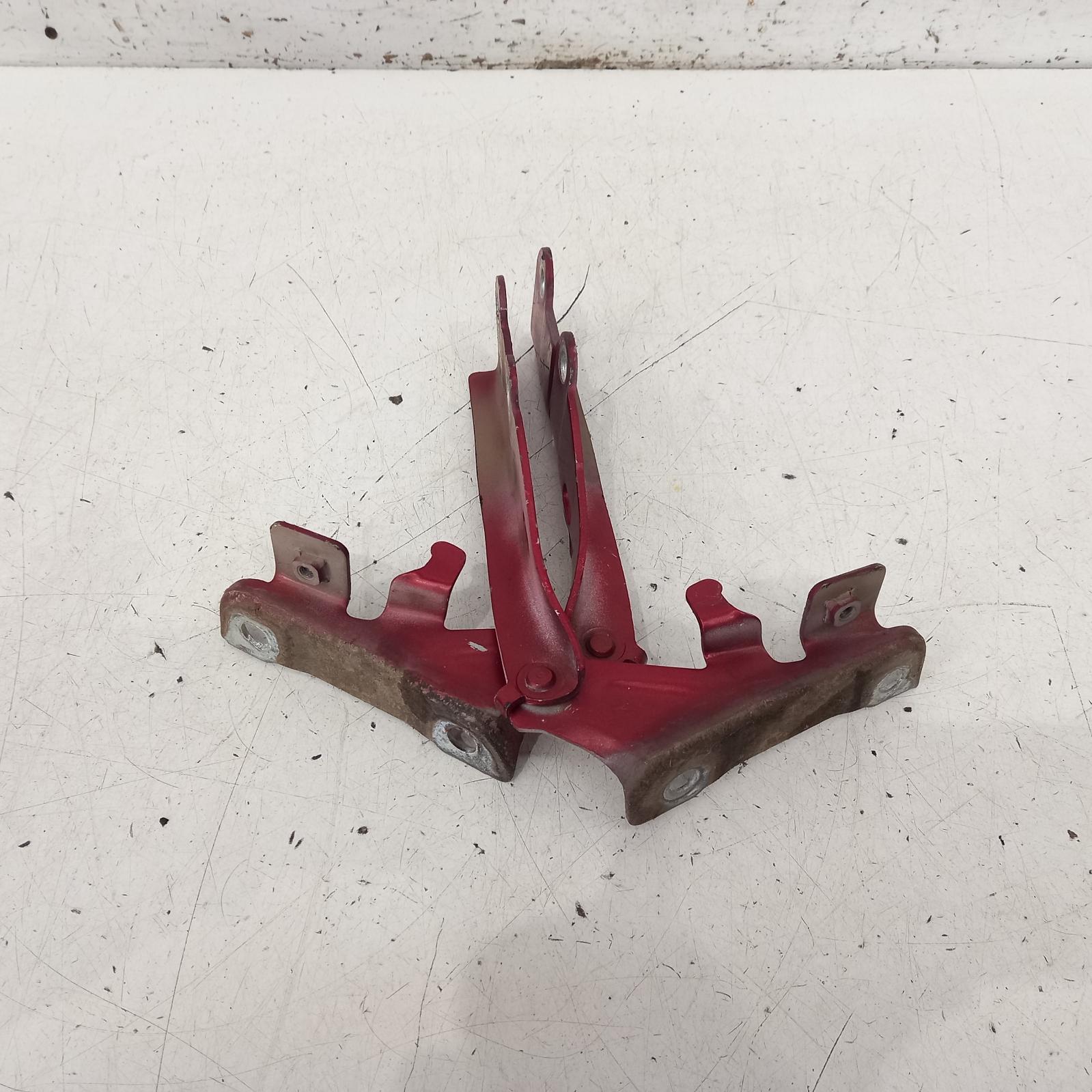 2007 Holden Rodeo Bonnet Hinge/Strut View Auto part Bonnet Hinge/Strut Holden Rodeo 2007