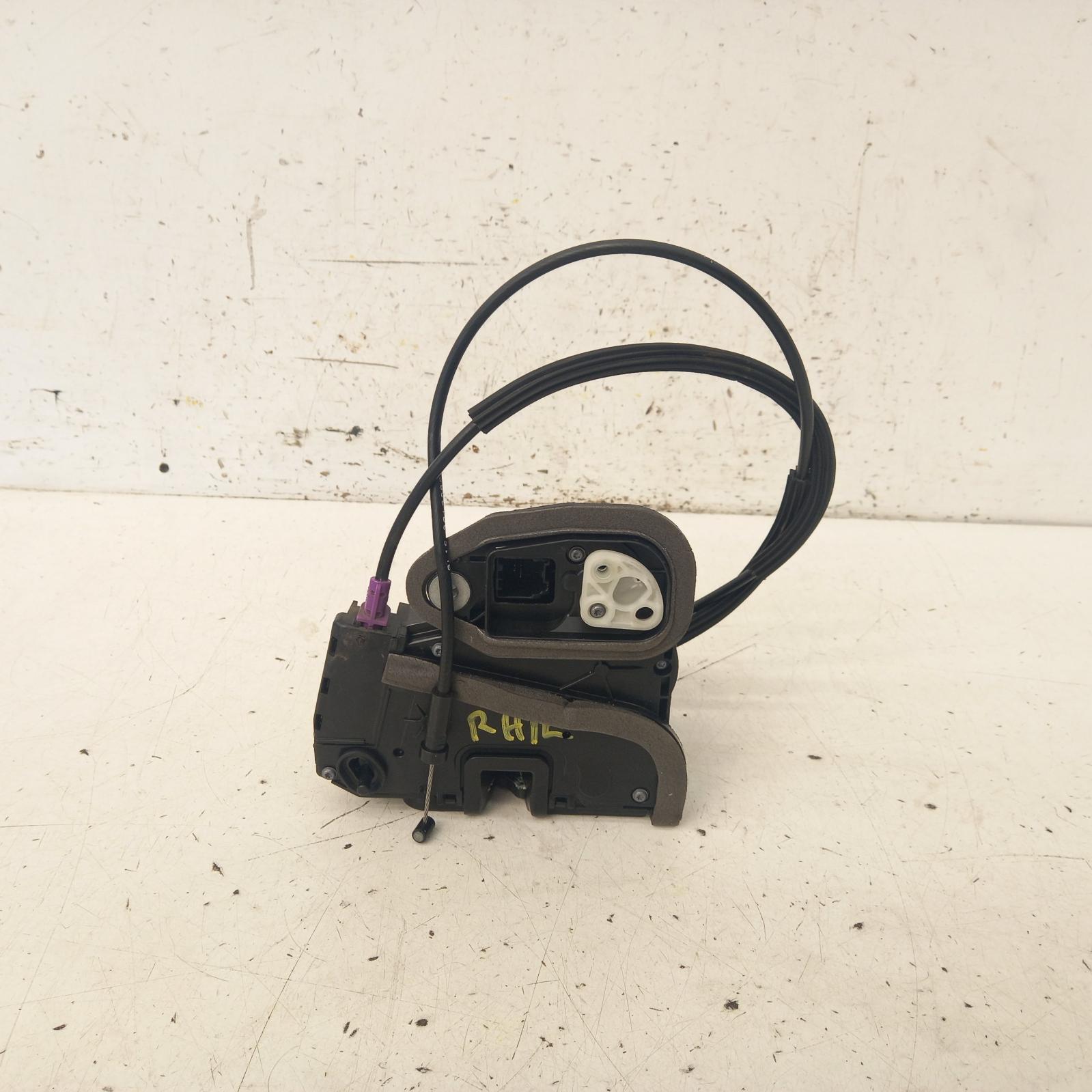 View Auto part Door/Boot/Gate Lock Holden Commodore 2020