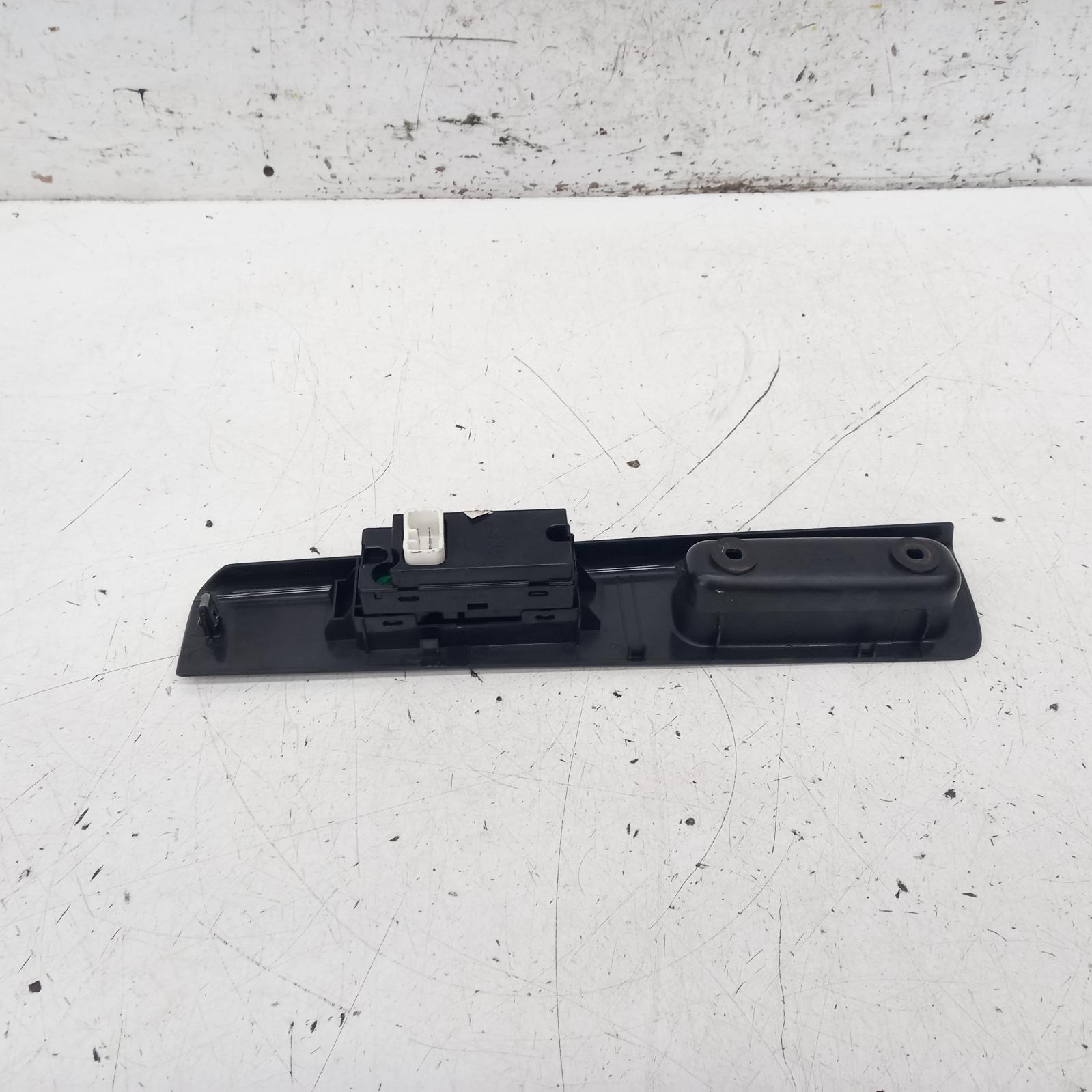 View Auto part Pwr Dr Wind Switch Holden Colorado 2008