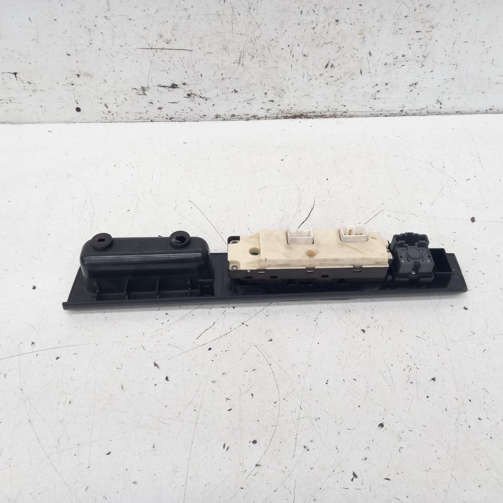 View Auto part Pwr Dr Wind Switch Holden Colorado 2008