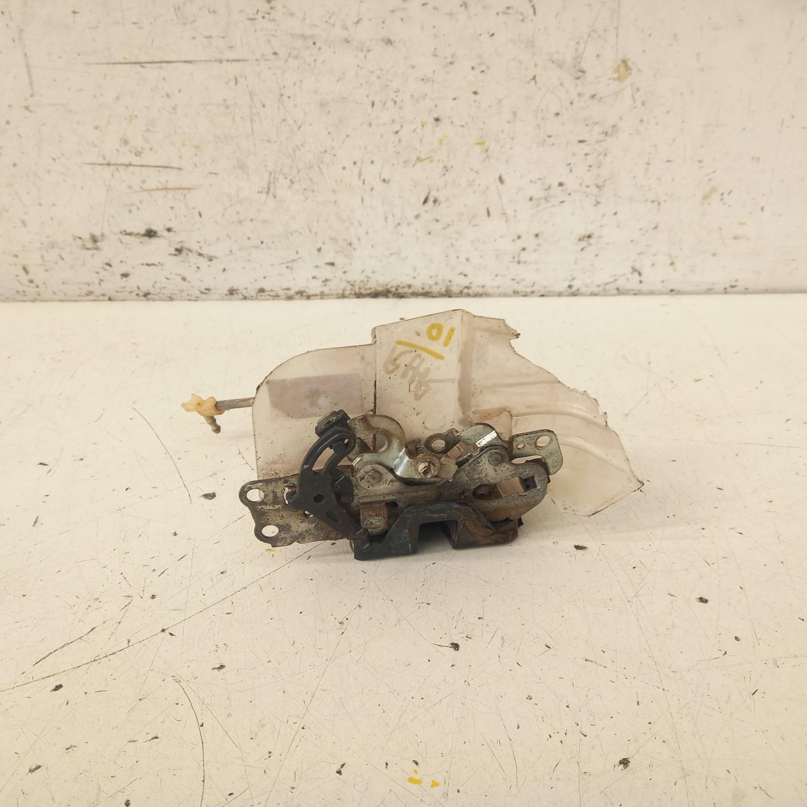 View Auto part Door/Boot/Gate Lock Toyota Landcruiser 1992