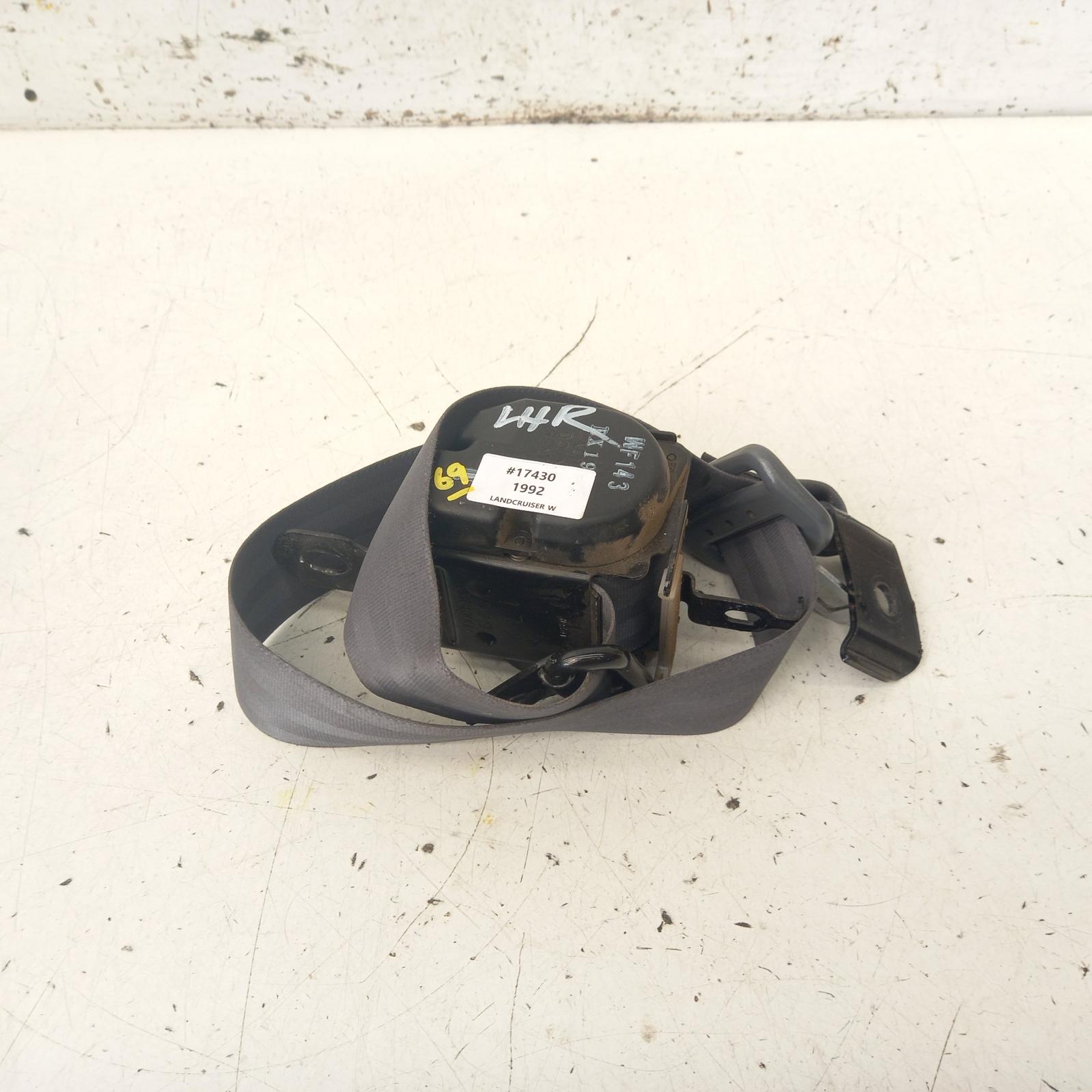 View Auto part Seatbelt/Stalk Toyota Landcruiser 1992