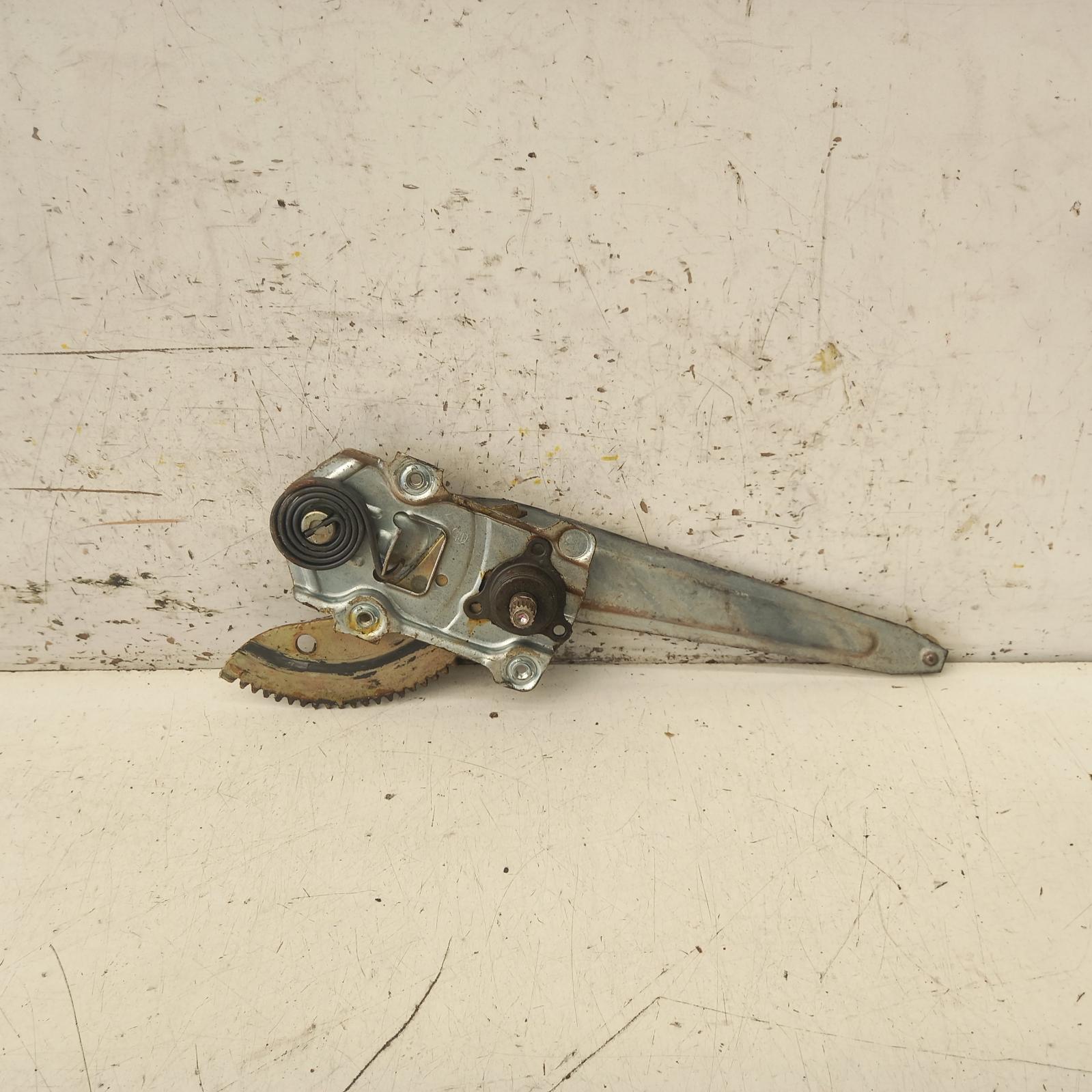 View Auto part Left Rear Wnd Reg/Motor Toyota Landcruiser 1992