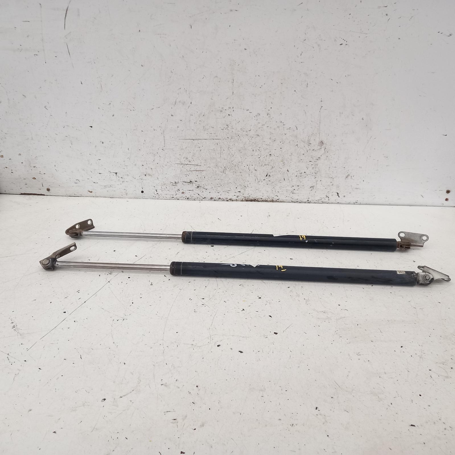 View Auto part Hatch Strut Toyota Hiace 1994