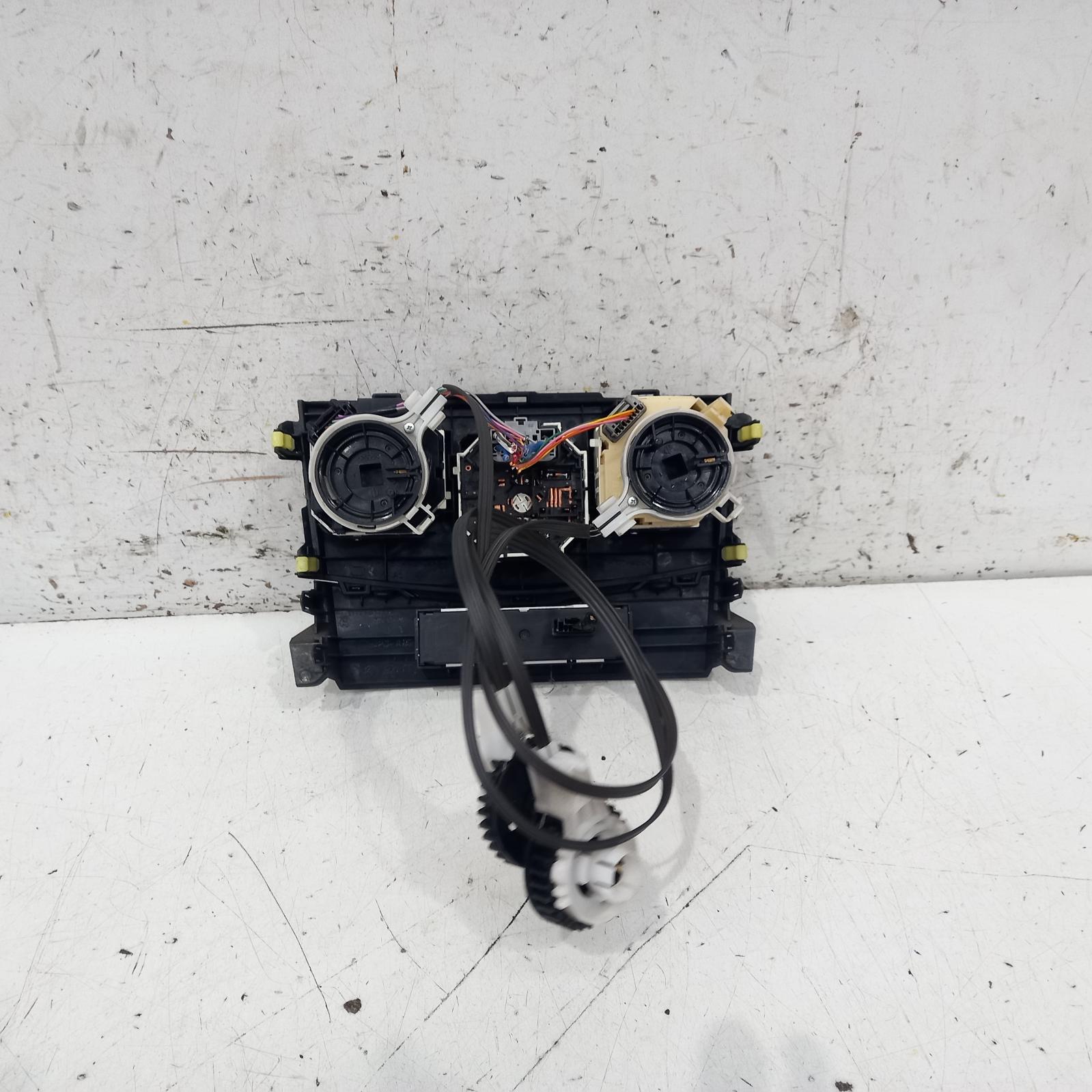 View Auto part Heater/Ac Controls Toyota Corolla 2008