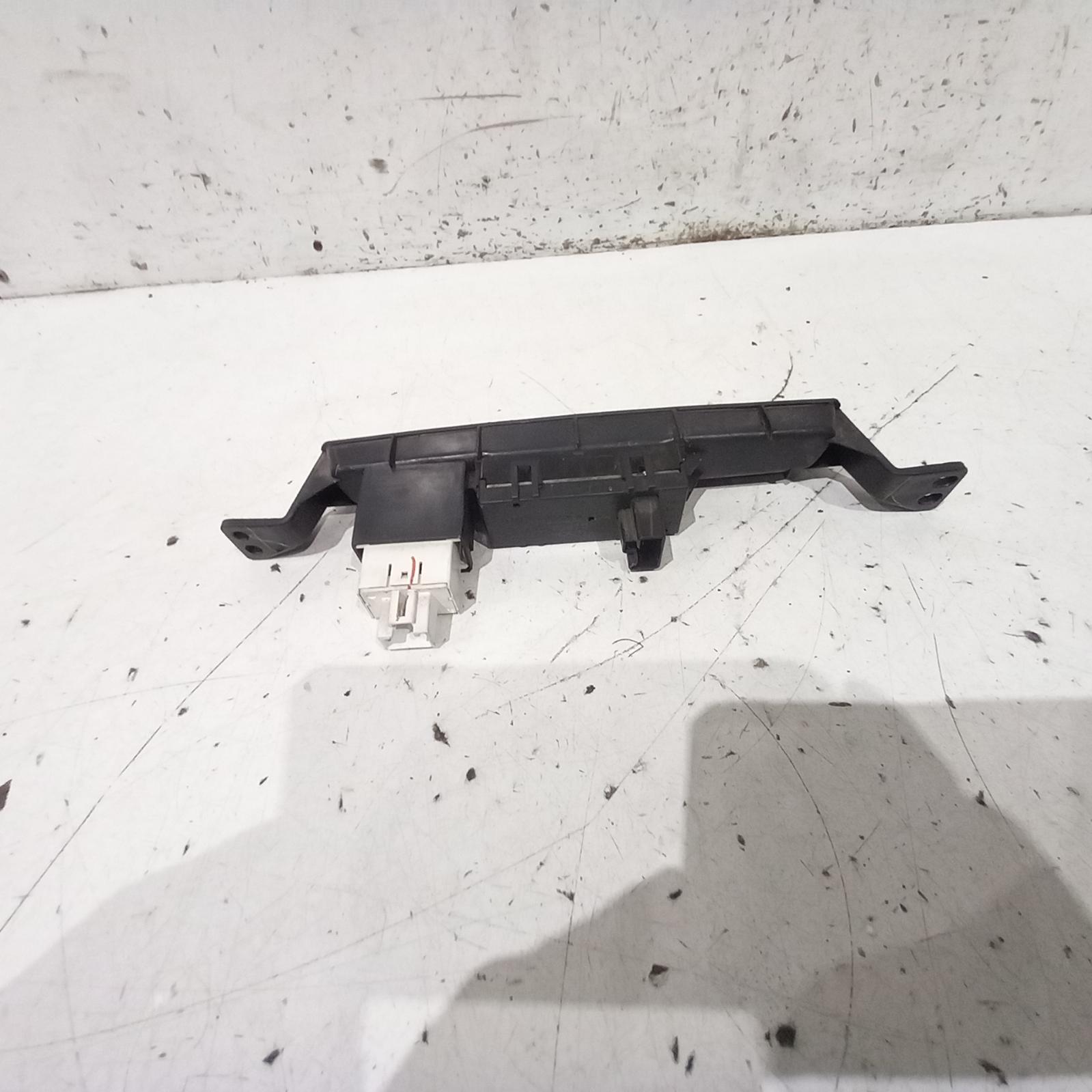 2006 Toyota Hilux Clock View Auto part Clock Toyota Hilux 2006