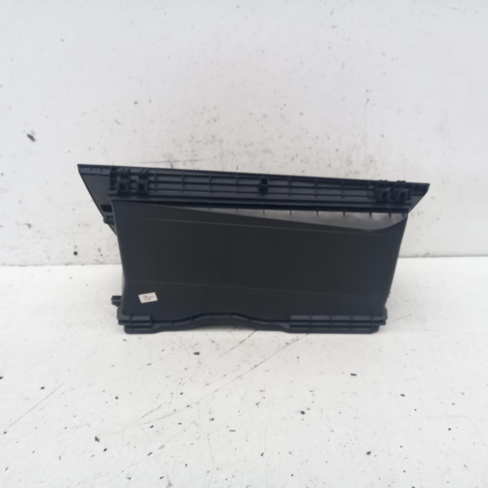 View Auto part Glove Box Toyota Hilux 2017
