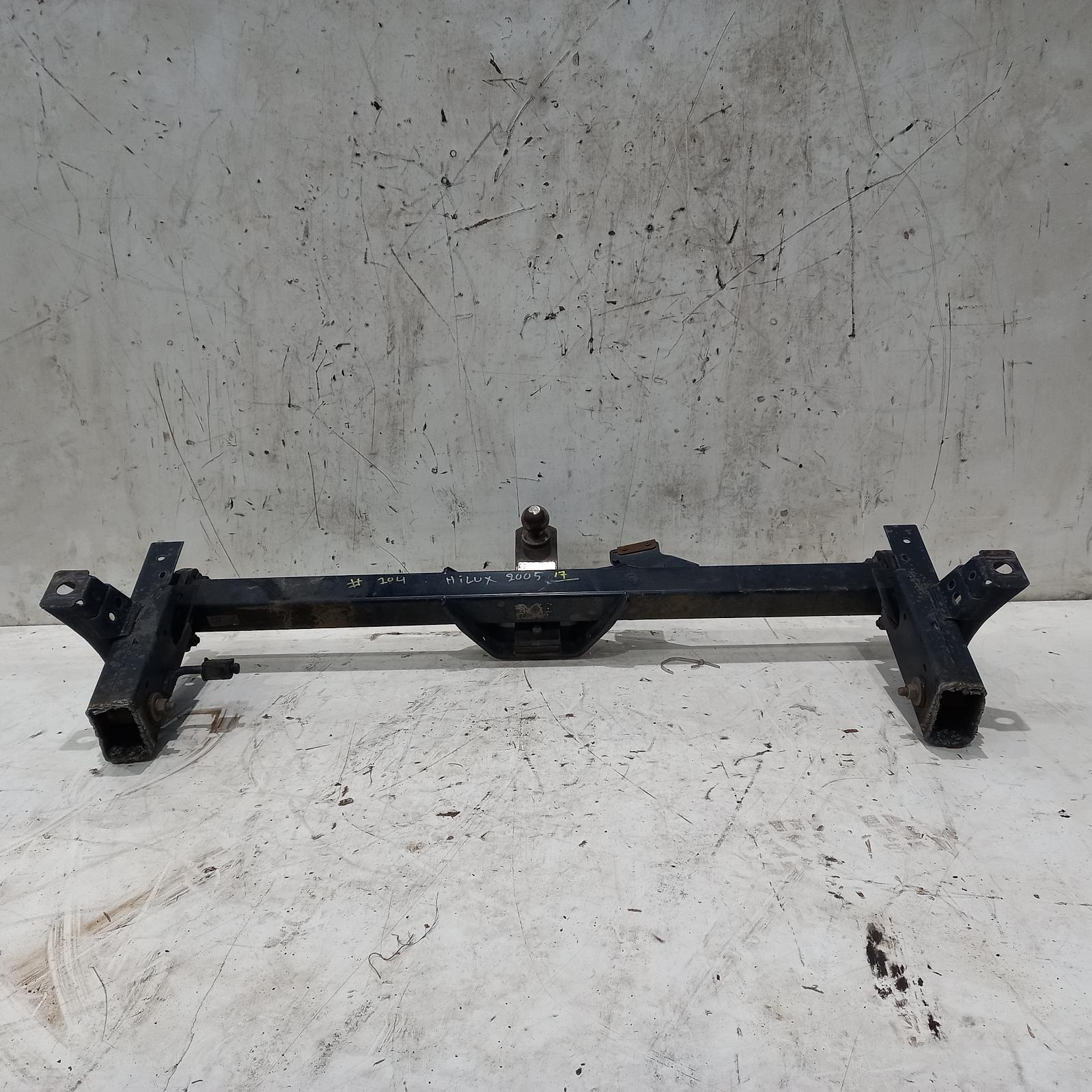 View Auto part Towbar Toyota Hilux 2005