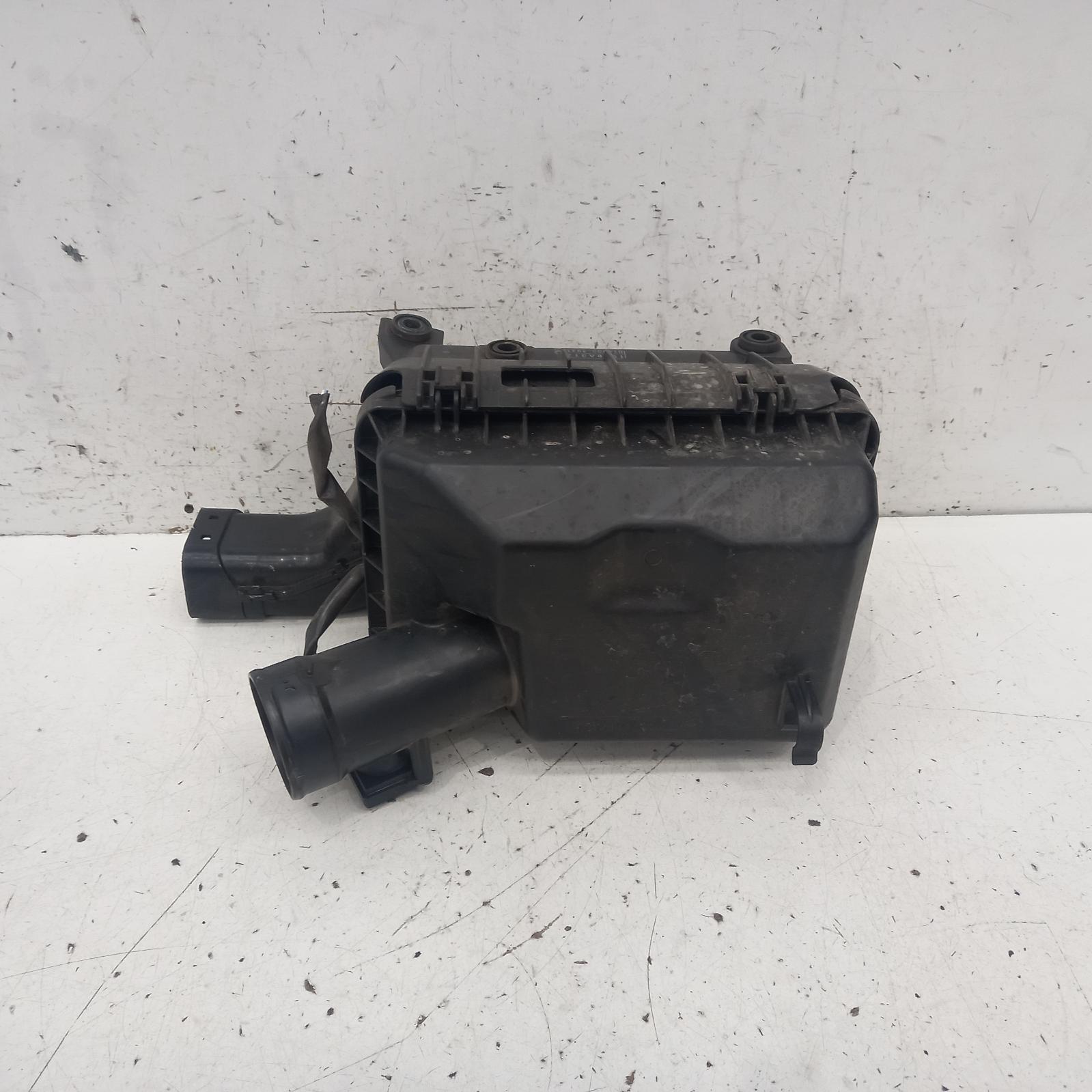 View Auto part Air Cleaner/Box Mitsubishi Lancer 2011