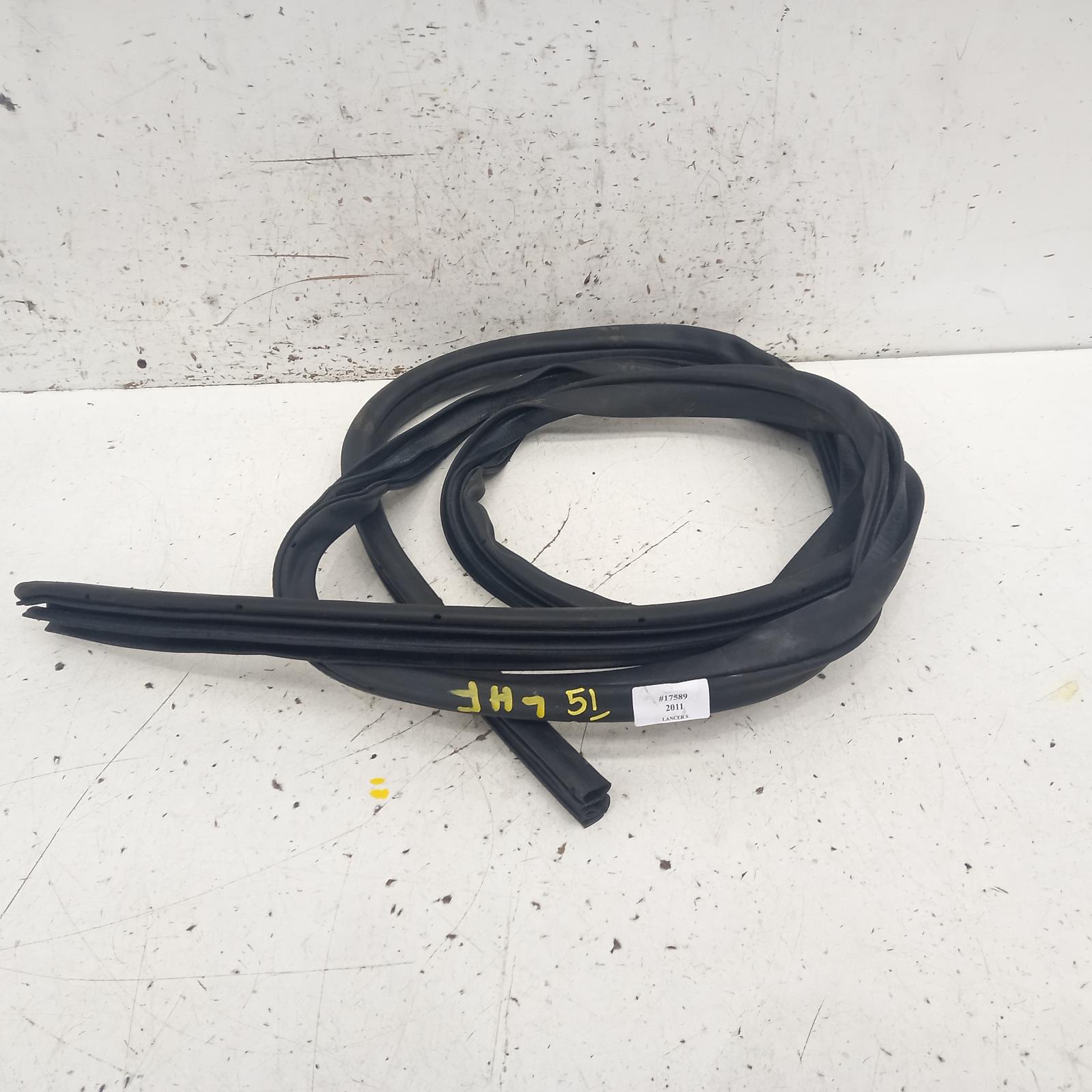 View Auto part Door/Tailgate Seal Mitsubishi Lancer 2011
