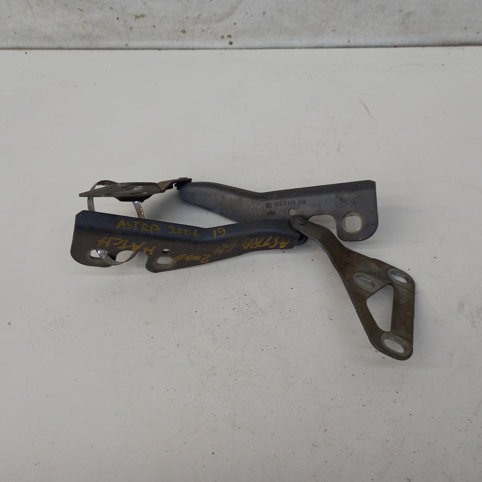 View Auto part Bonnet Hinge/Strut Holden Astra 2006