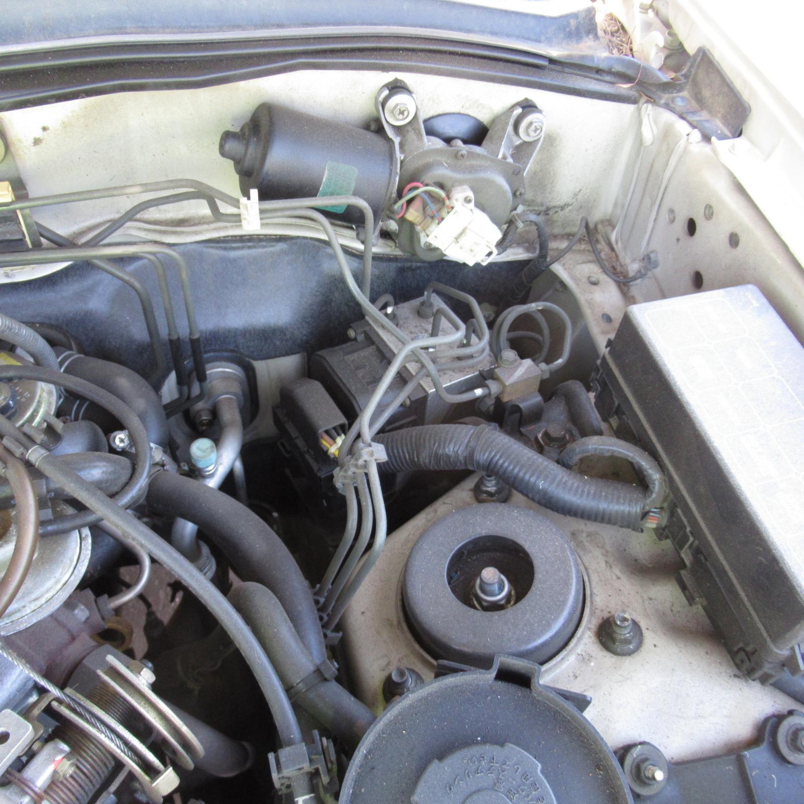 View Auto part Bonnet Hinge/Strut Nissan Pathfinder 2000