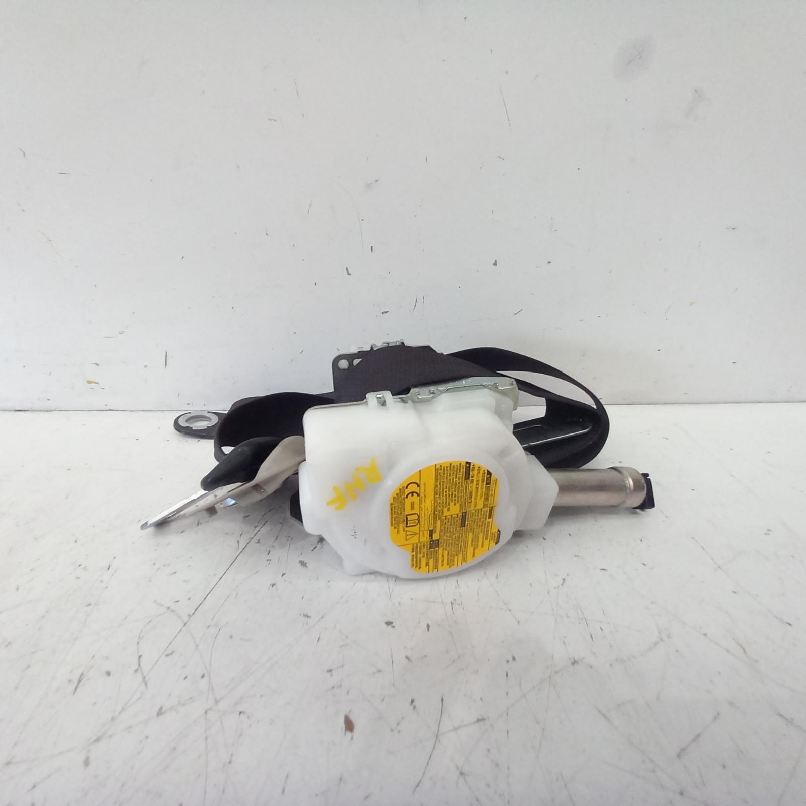 View Auto part Seatbelt/Stalk Toyota Corolla 2014