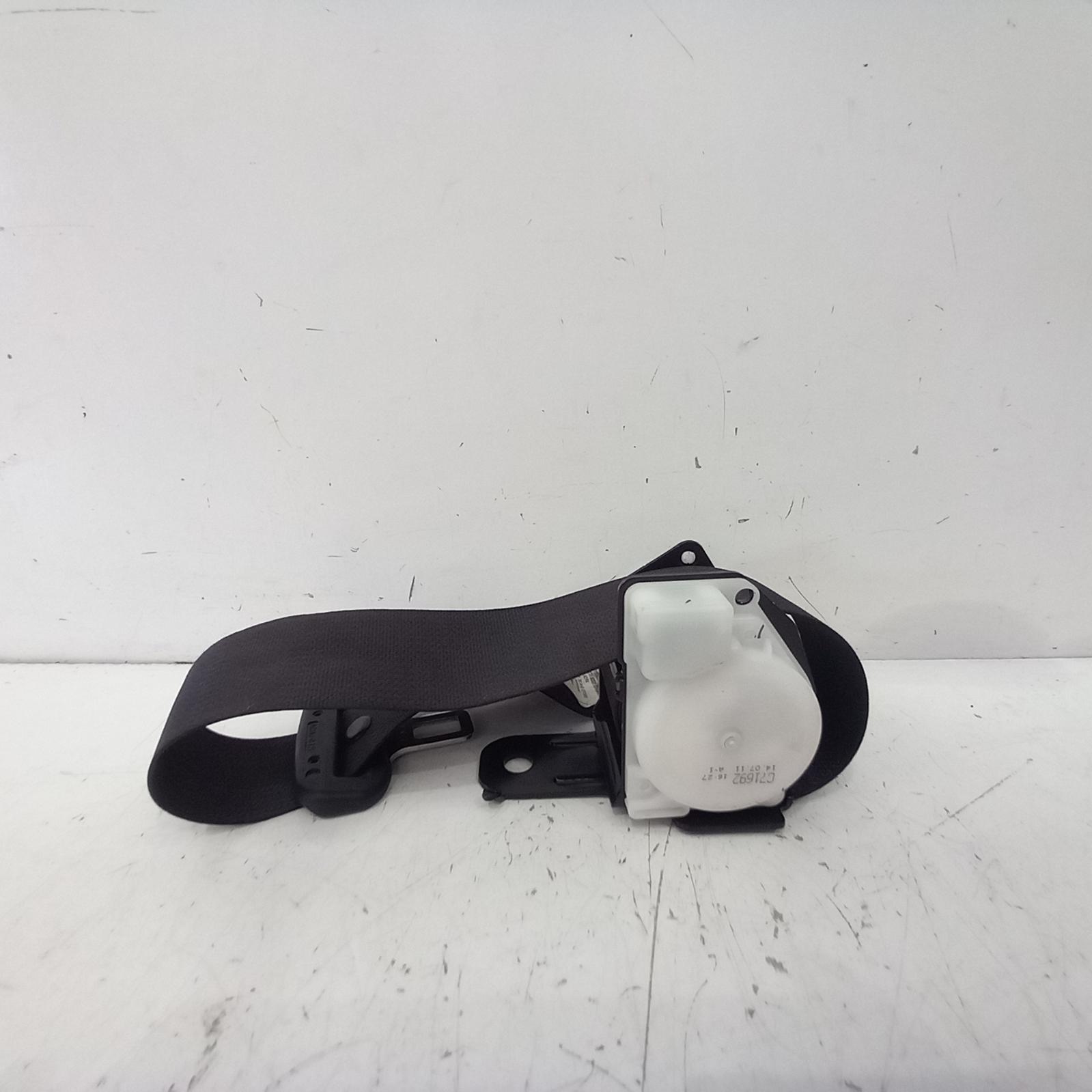 View Auto part Seatbelt/Stalk Toyota Corolla 2014