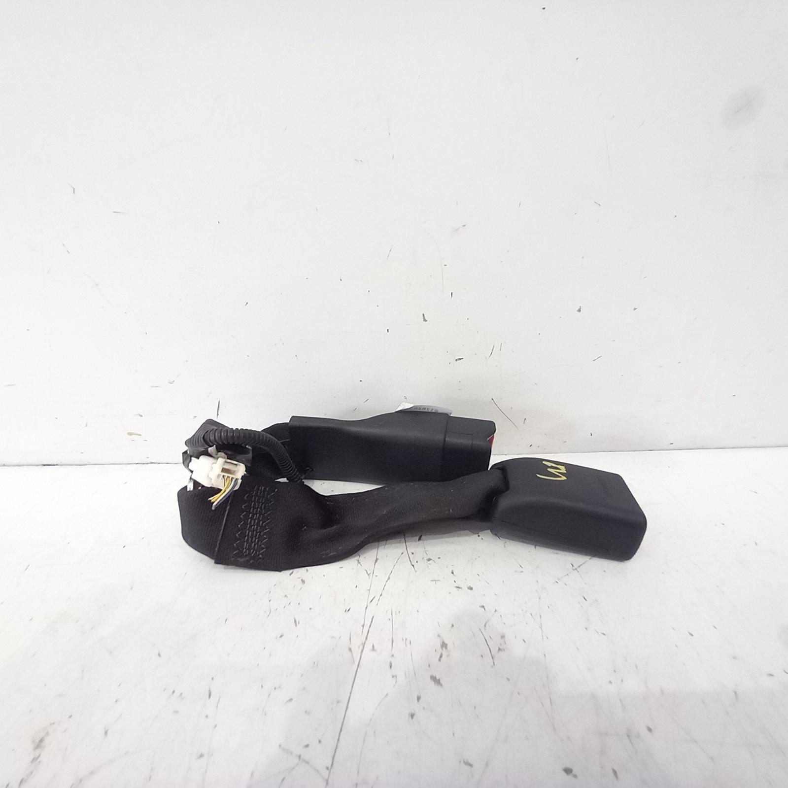View Auto part Seatbelt/Stalk Toyota Corolla 2014