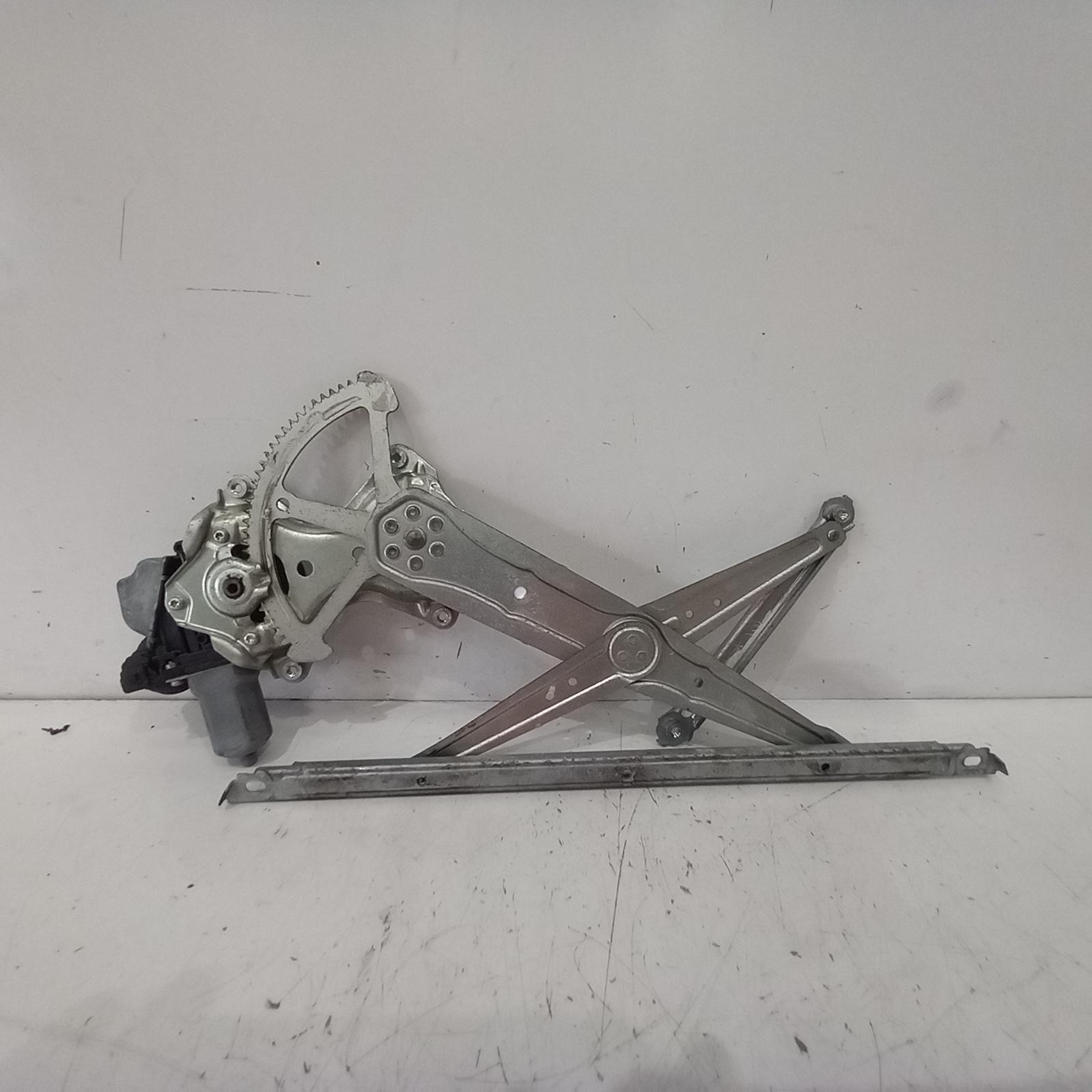 View Auto part Right Front Window Reg/Motor Toyota Corolla 2014
