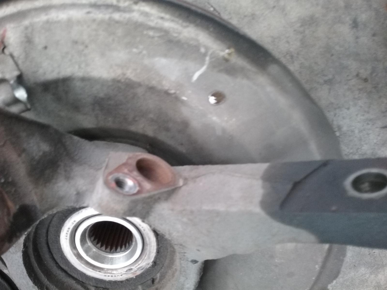 2006 Mitsubishi Lancer Left Front Hub Assembly View Auto part Left Front Hub Assembly Mitsubishi Lancer 2006