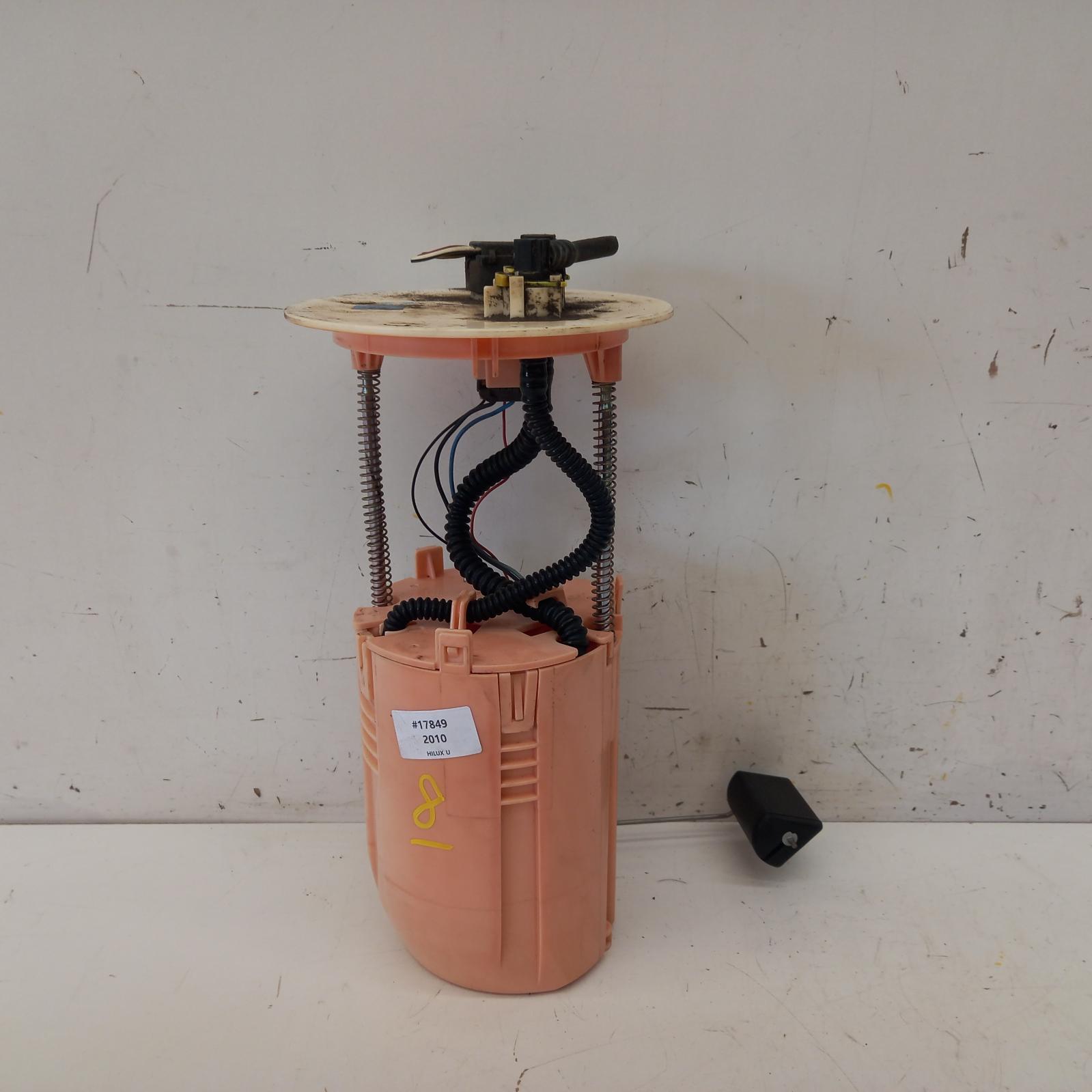 View Auto part Fuel Pump Toyota Hilux 2010
