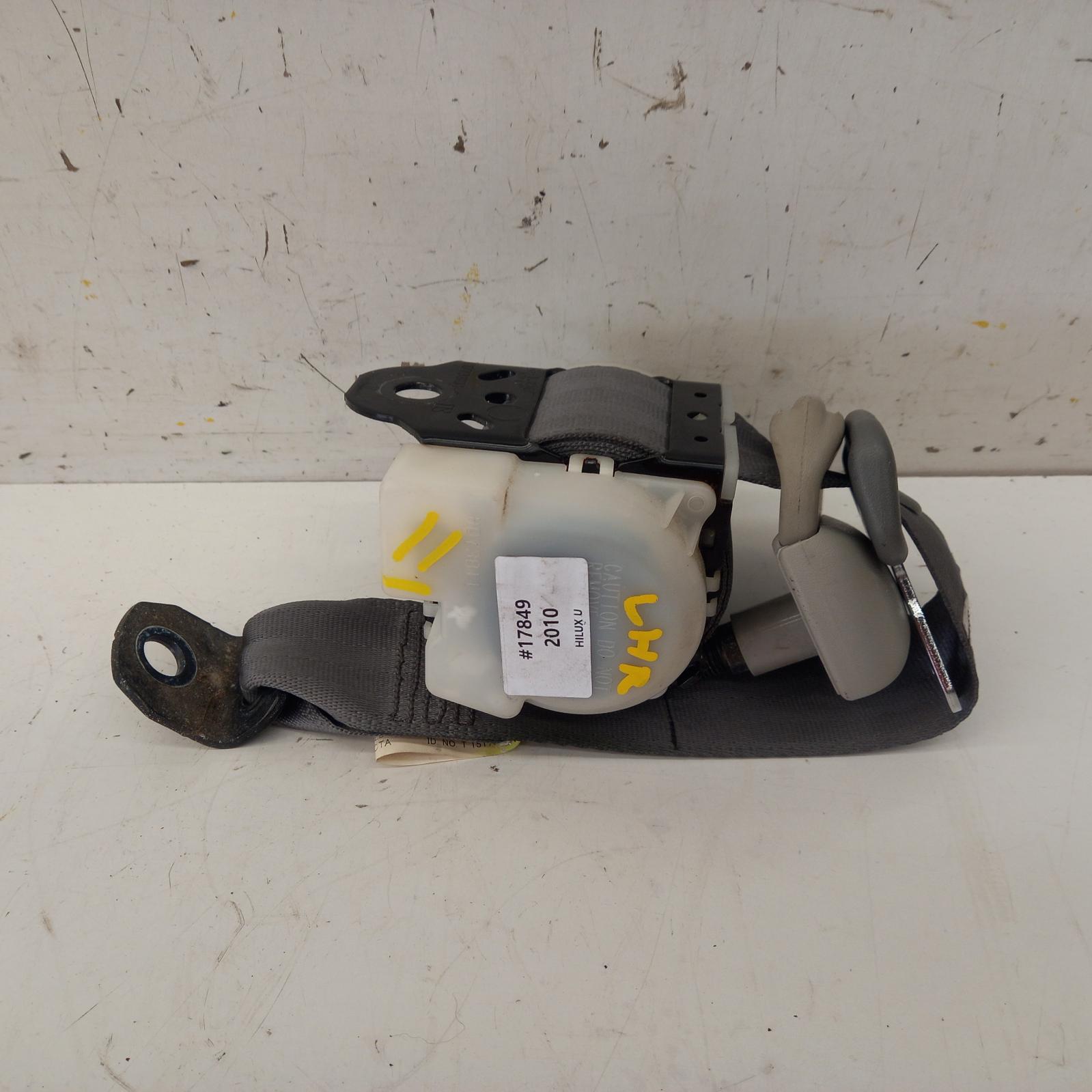 View Auto part Seatbelt/Stalk Toyota Hilux 2010