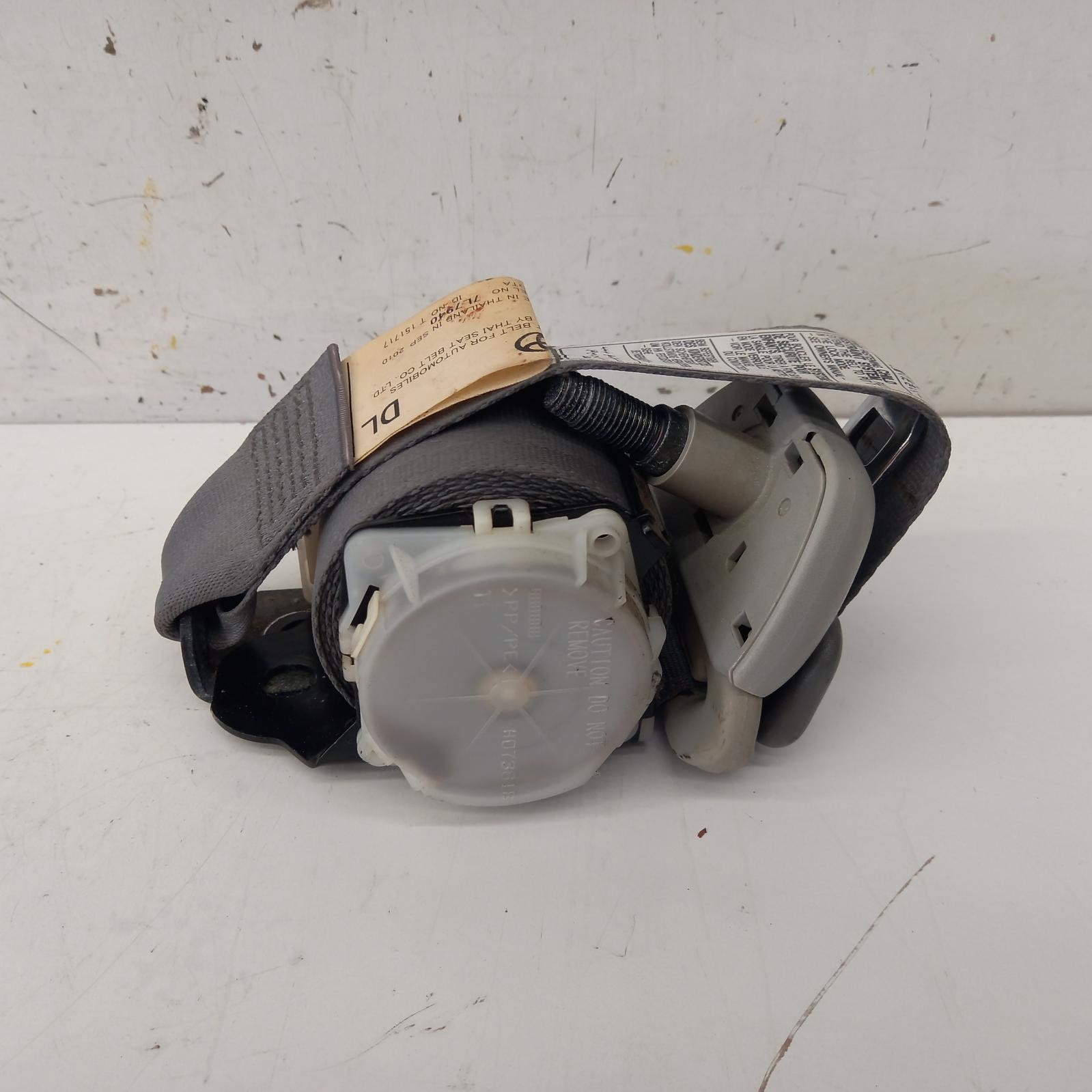 View Auto part Seatbelt/Stalk Toyota Hilux 2010