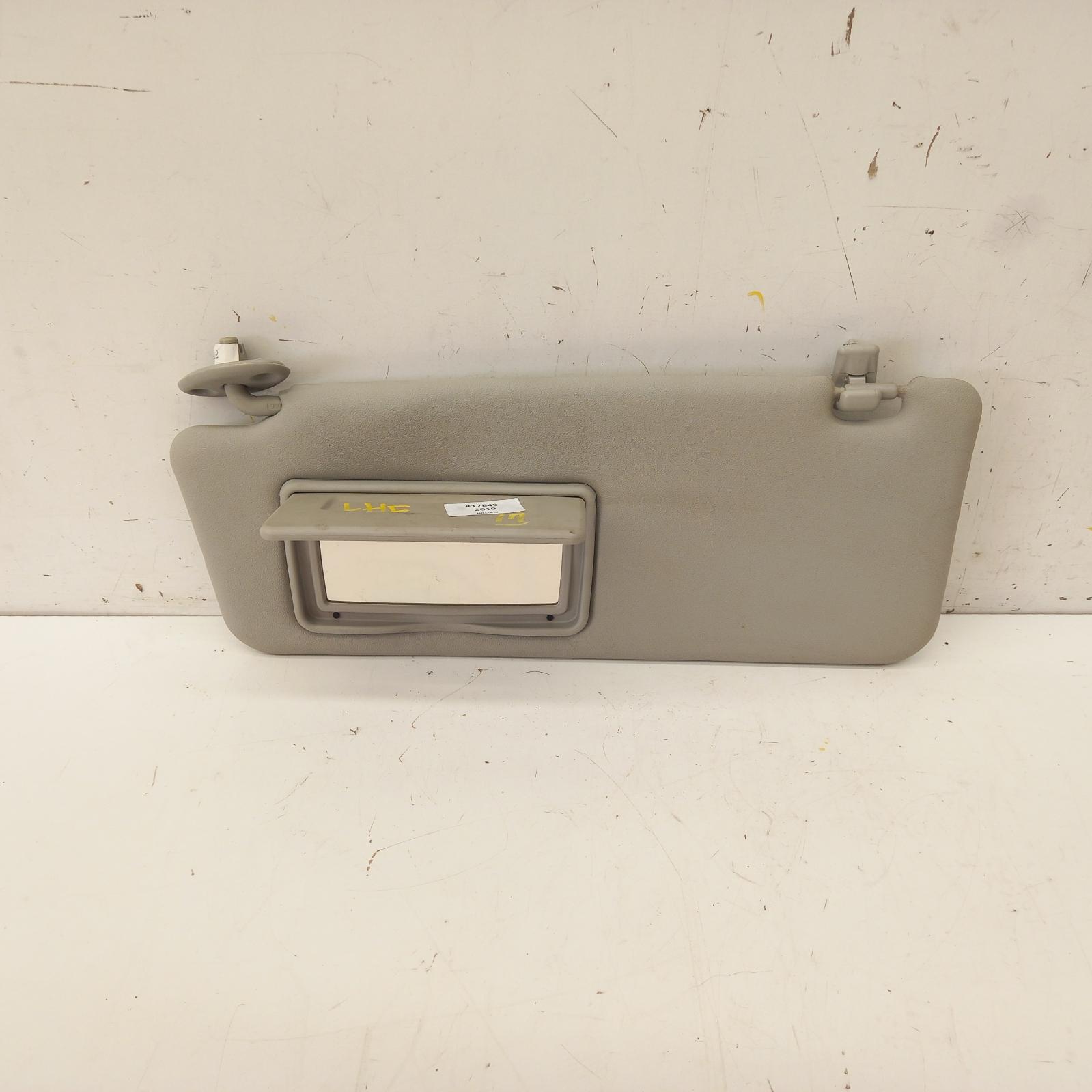 View Auto part Sunvisor Toyota Hilux 2010