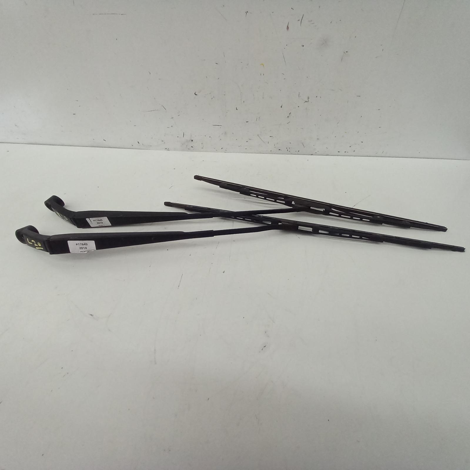 View Auto part Wiper Arm Toyota Hilux 2010