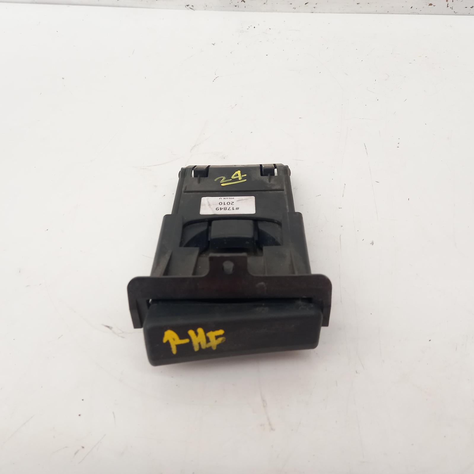 View Auto part Trim Panel Toyota Hilux 2010
