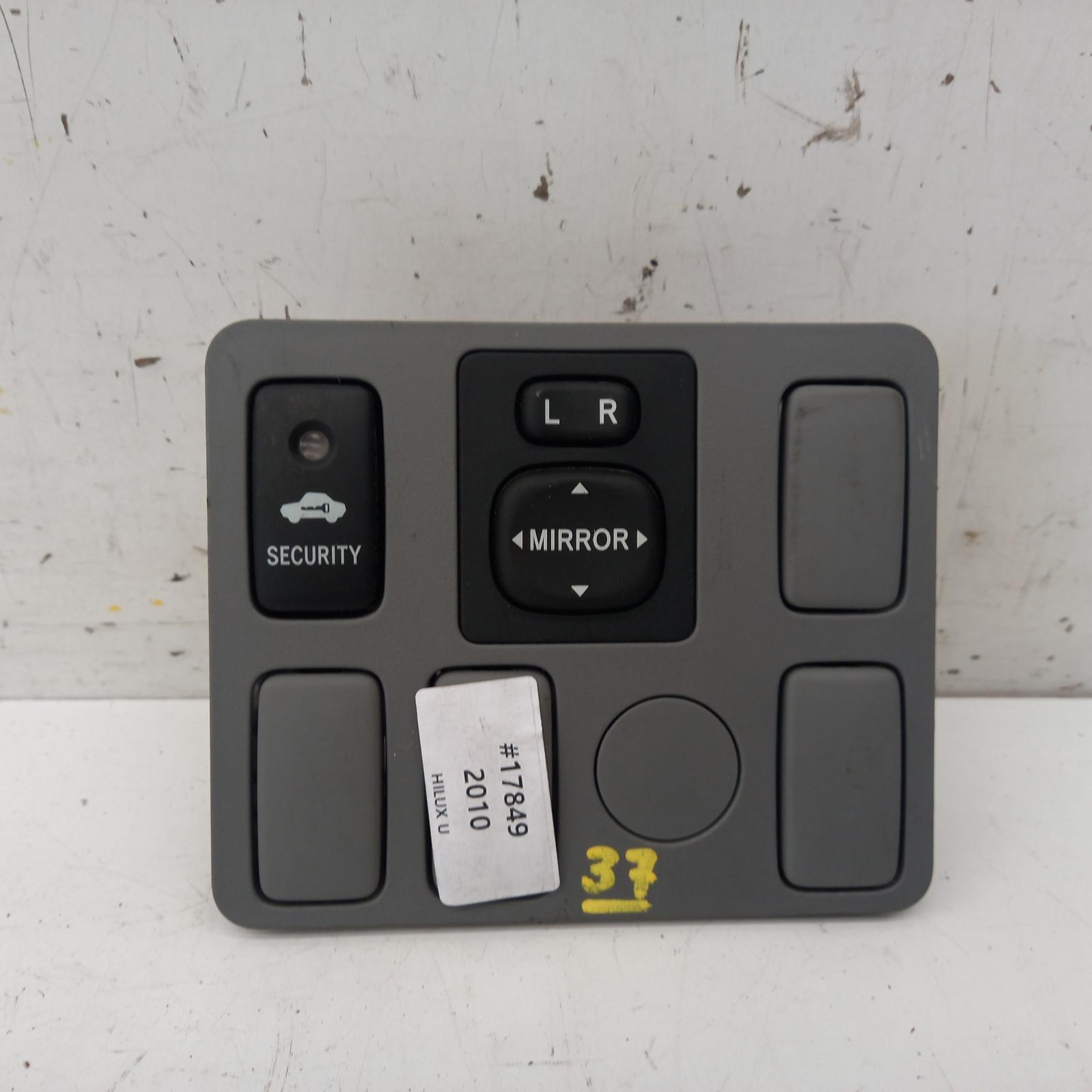 View Auto part Misc Switch/Relay Toyota Hilux 2010
