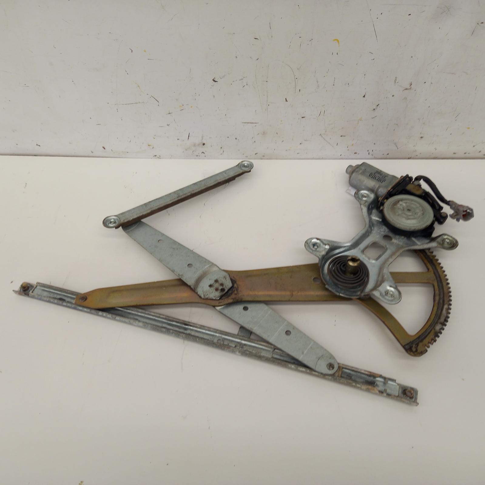 View Auto part Left Front Window Reg/Motor Toyota Landcruiser 2000