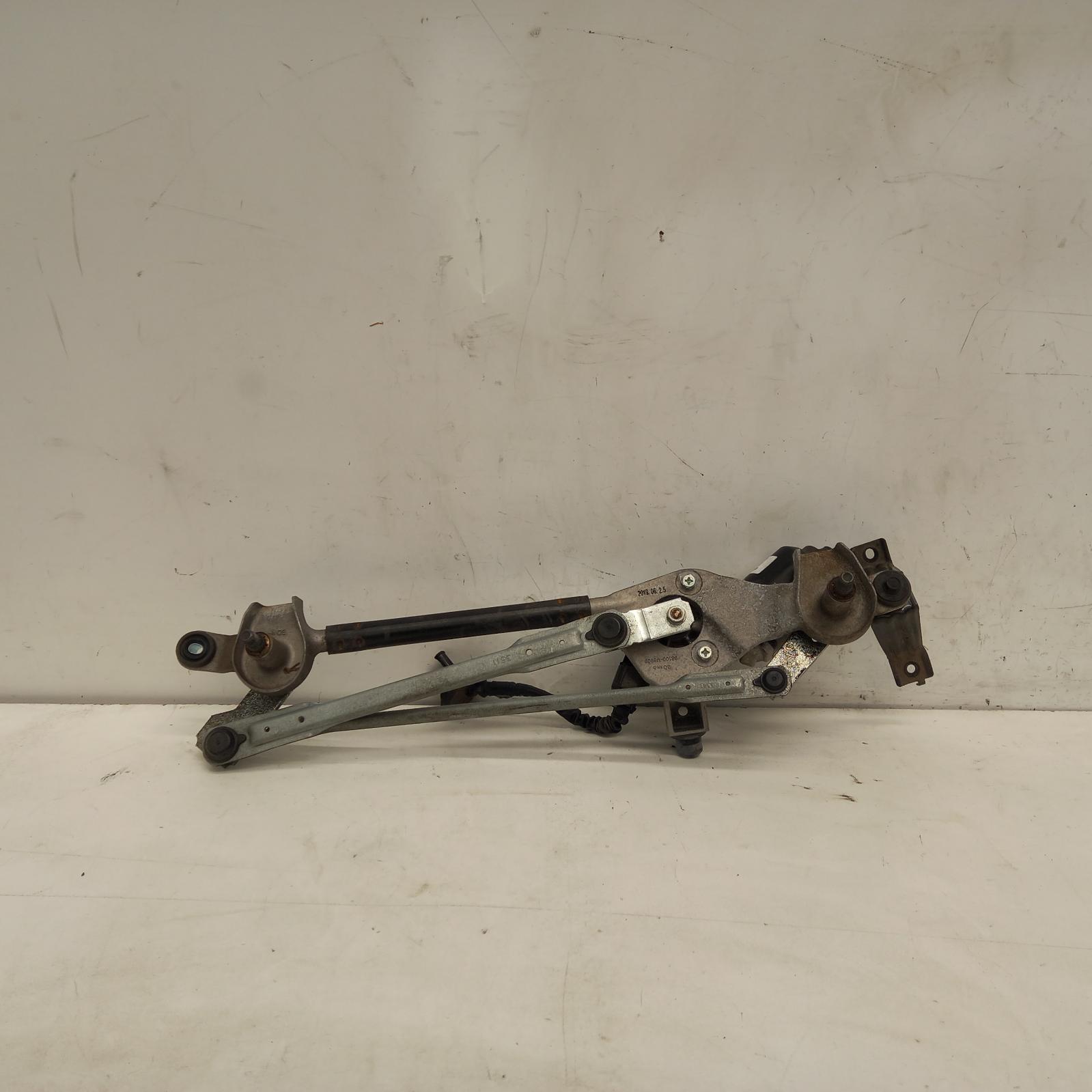 View Auto part Wiper Motor Kia Cerato 2019