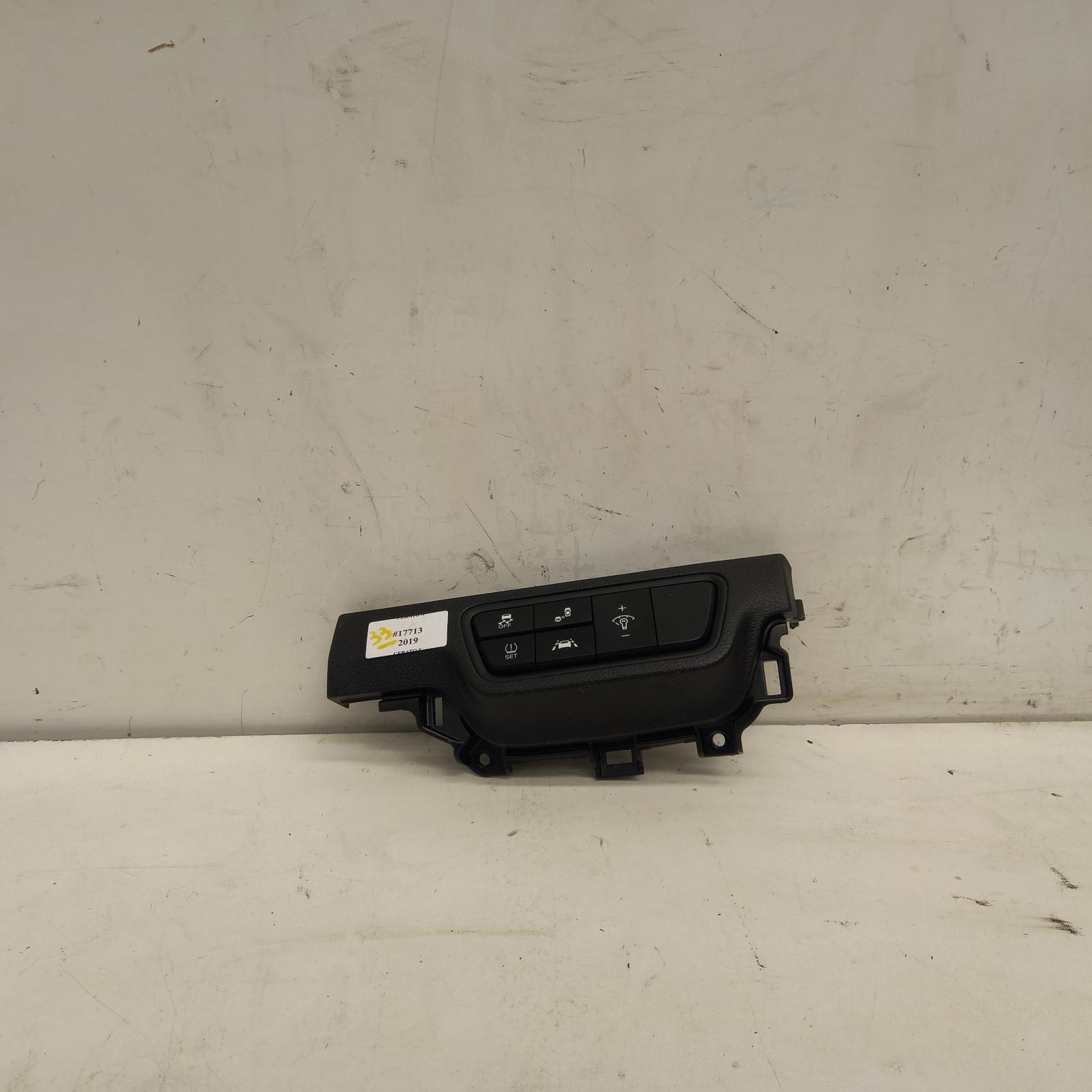 2019 Kia Cerato Misc Switch/Relay View Auto part Misc Switch/Relay Kia Cerato 2019
