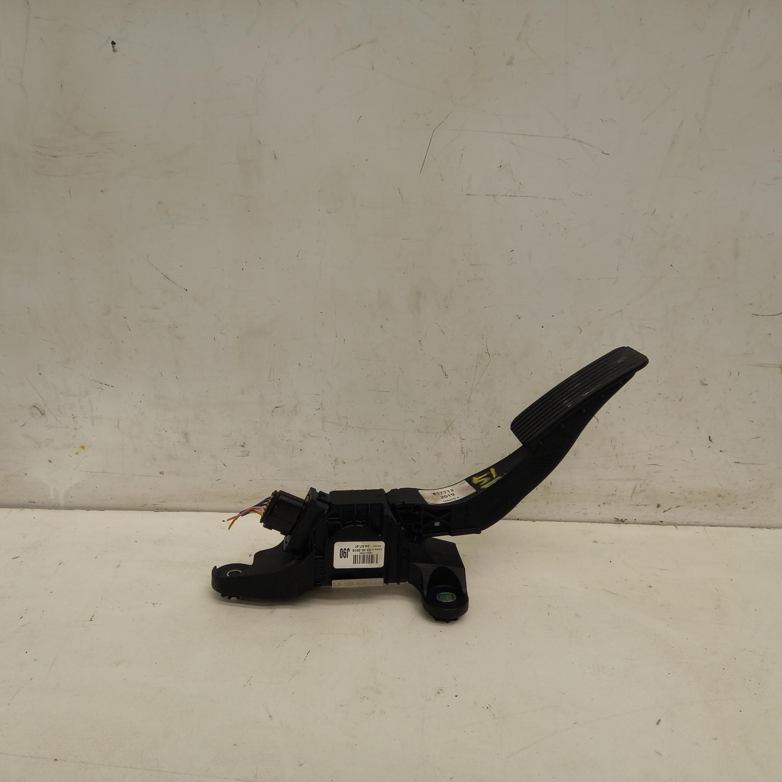 View Auto part Pedal Assembly Kia Cerato 2019