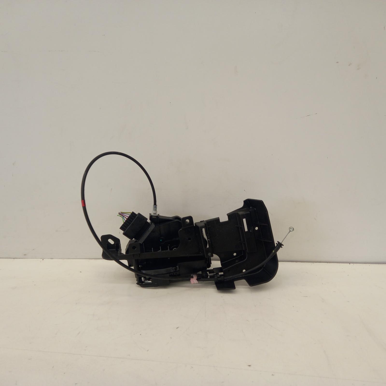View Auto part Door/Boot/Gate Lock Ford Ranger 2021