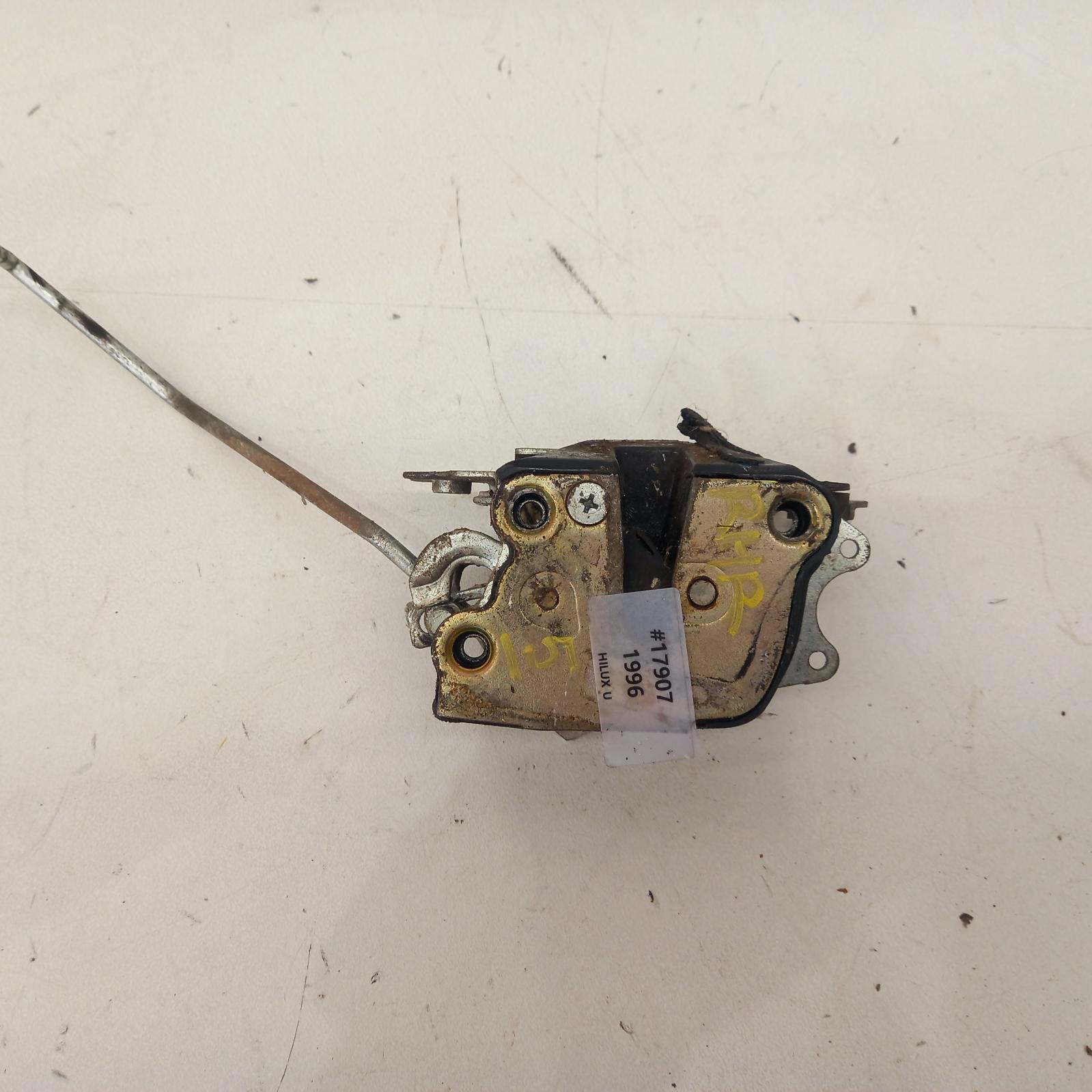 View Auto part Door/Boot/Gate Lock Toyota Hilux 1996