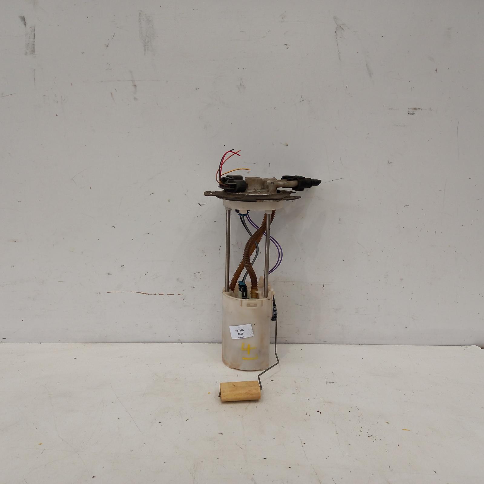 View Auto part Fuel Pump Isuzu Dmax 2011