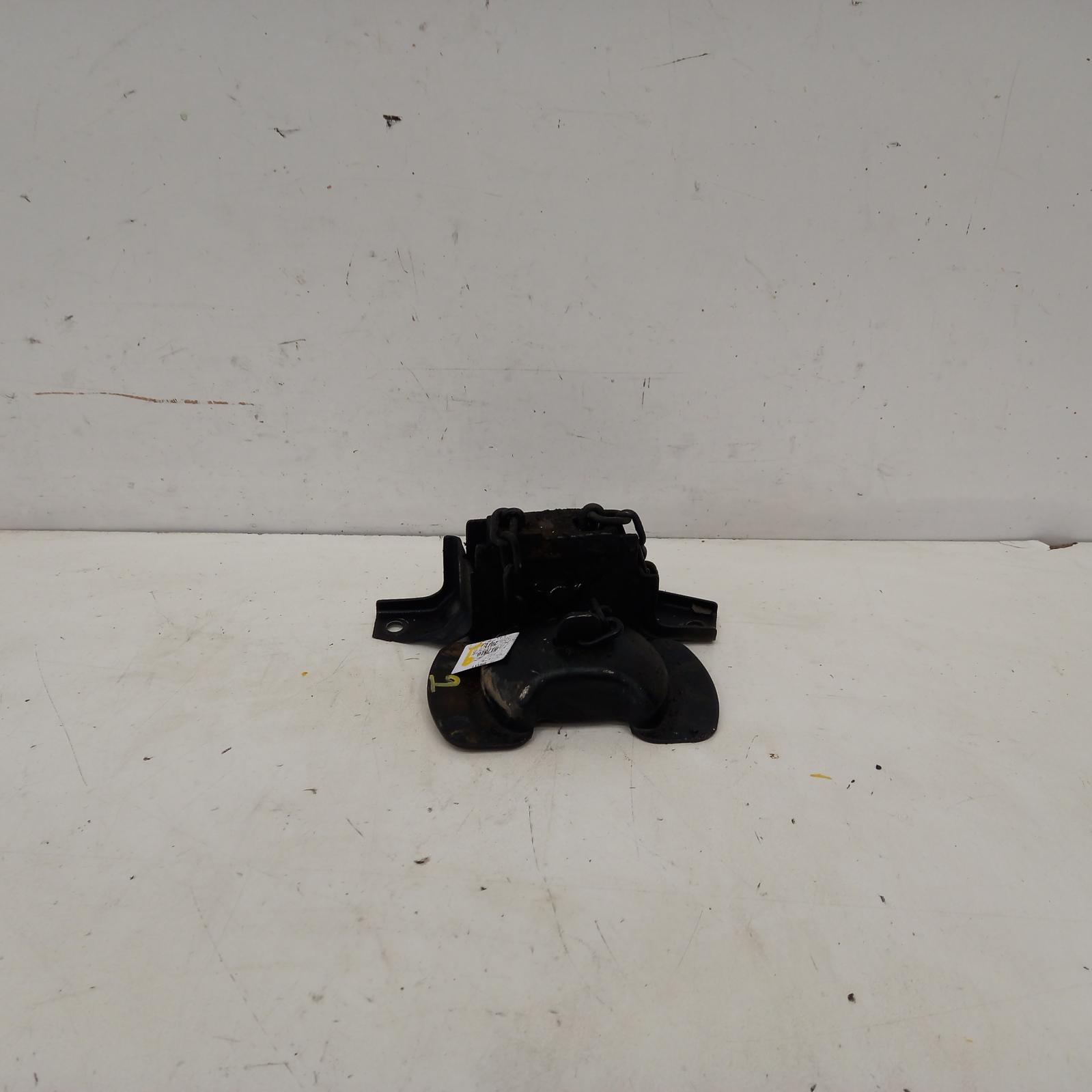View Auto part Spare Wheel Winch Isuzu Dmax 2011