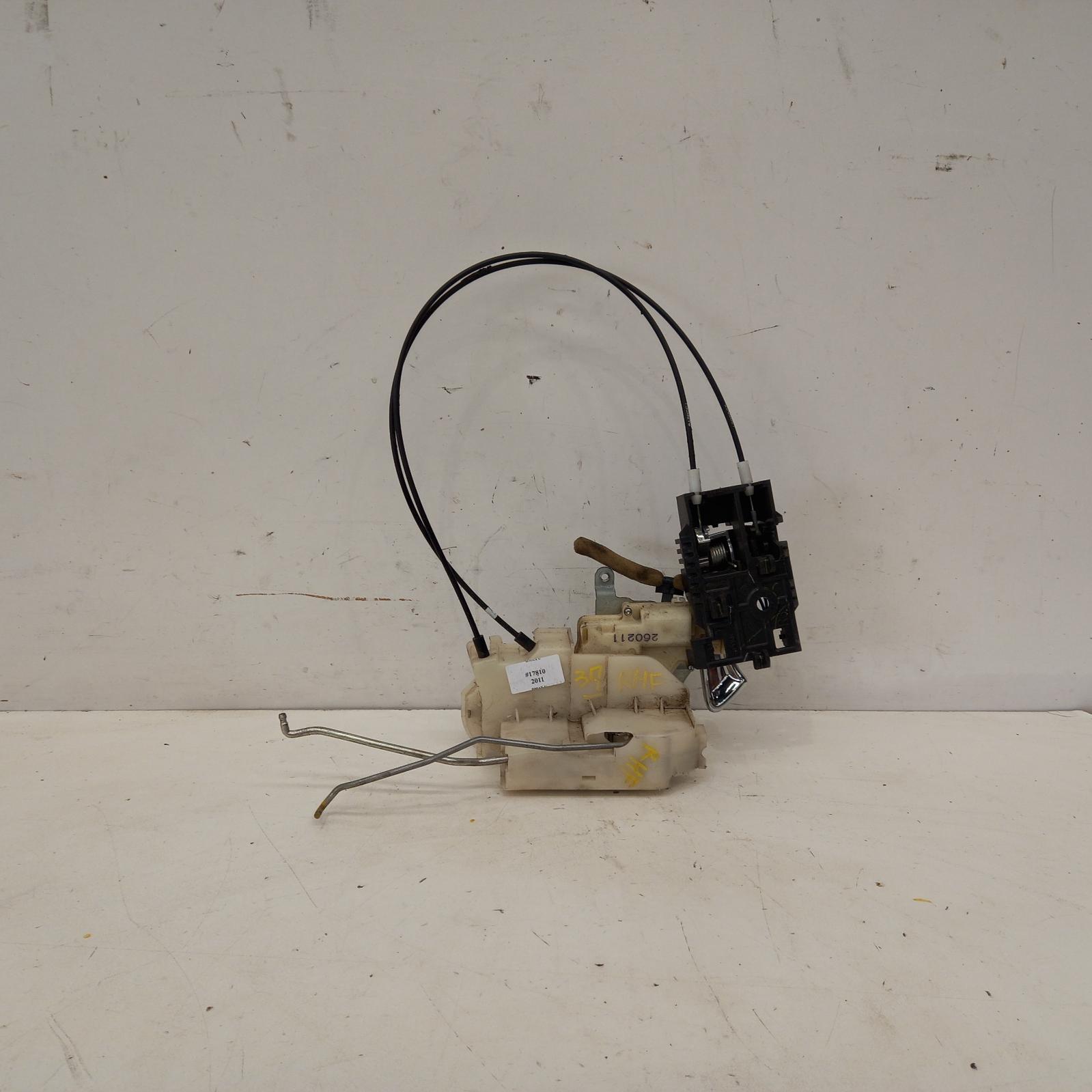 View Auto part Door/Boot/Gate Lock Isuzu Dmax 2011