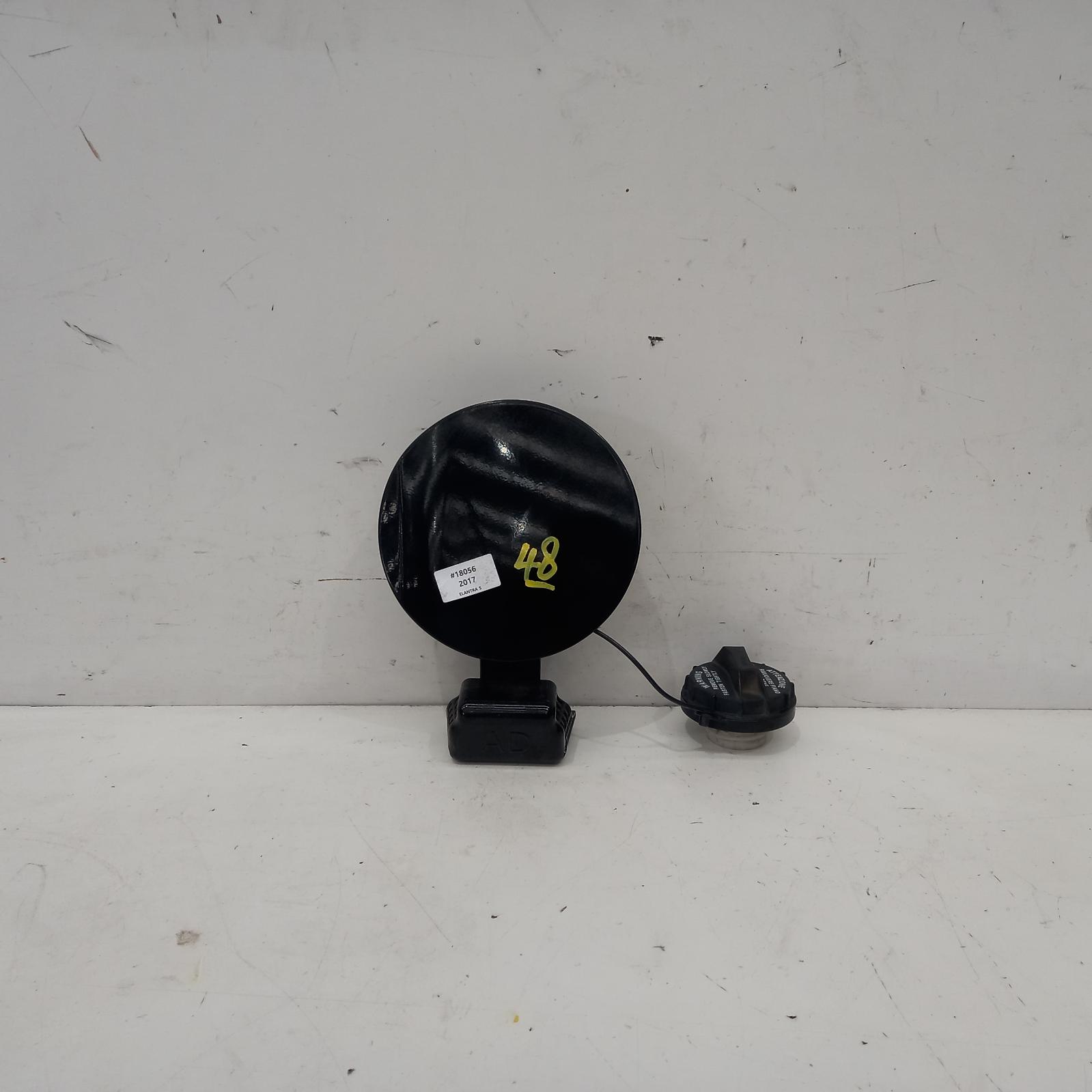 View Auto part Fuel Door / Filler Hyundai Elantra 2017