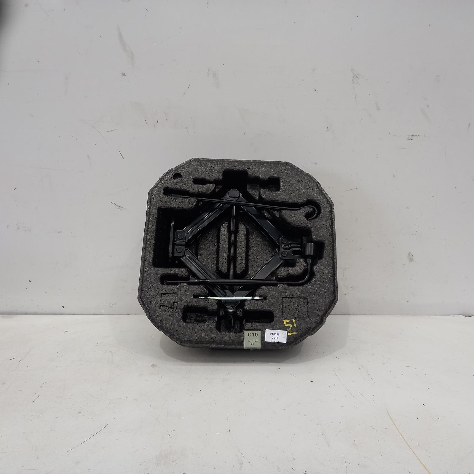 View Auto part Jack Hyundai Elantra 2017