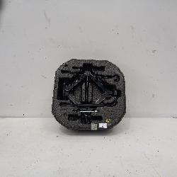 View Auto part Jack Hyundai Elantra 2017