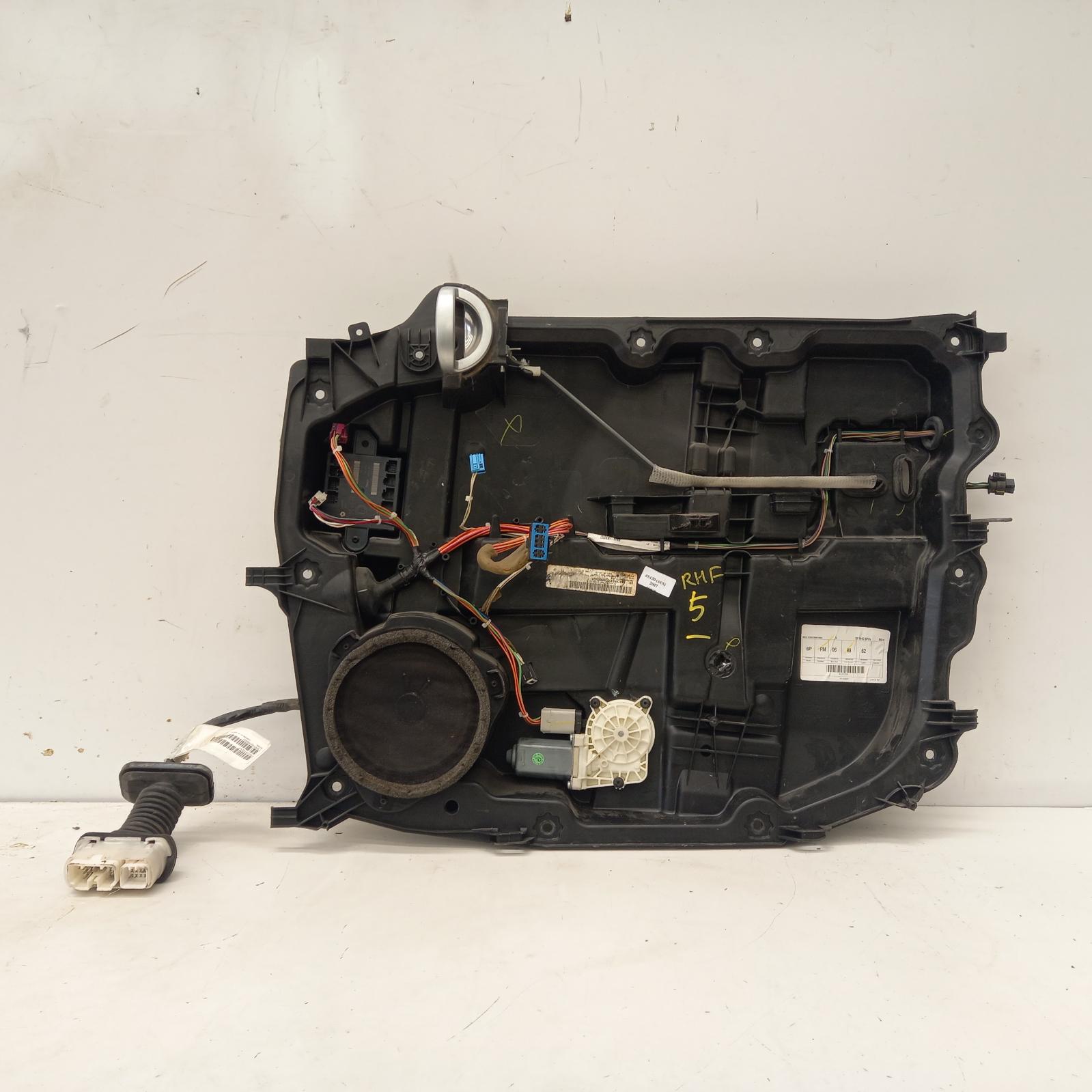 View Auto part Right Front Window Reg/Motor Dodge Nitro 2007