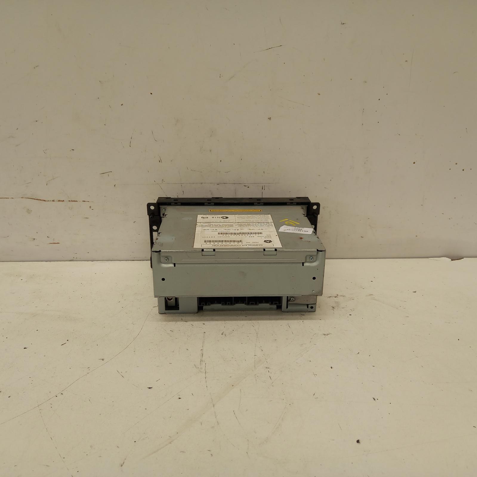 View Auto part Radio/Cd/Dvd/Sat/Tv Dodge Nitro 2007