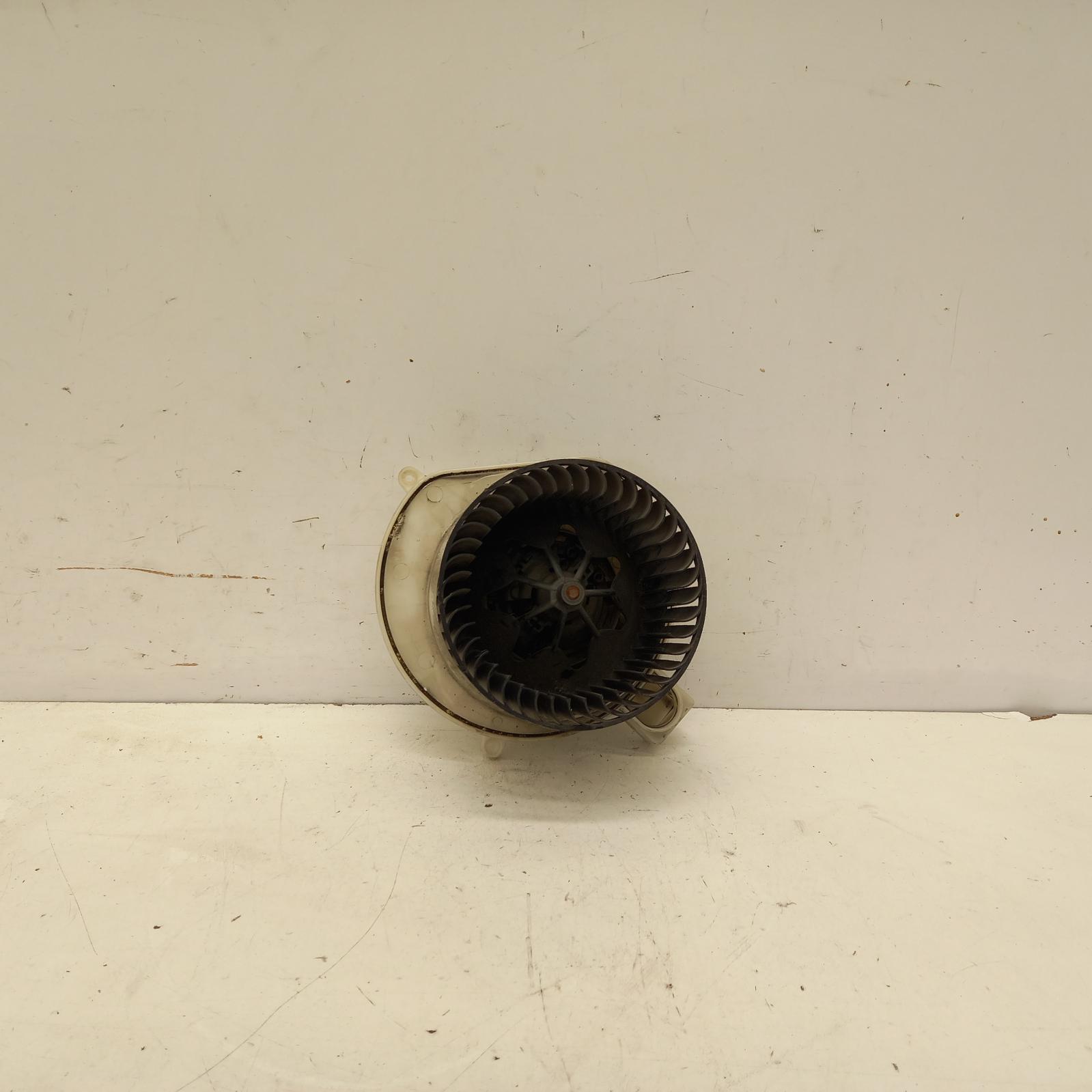 View Auto part Heater Fan Motor Dodge Nitro 2007