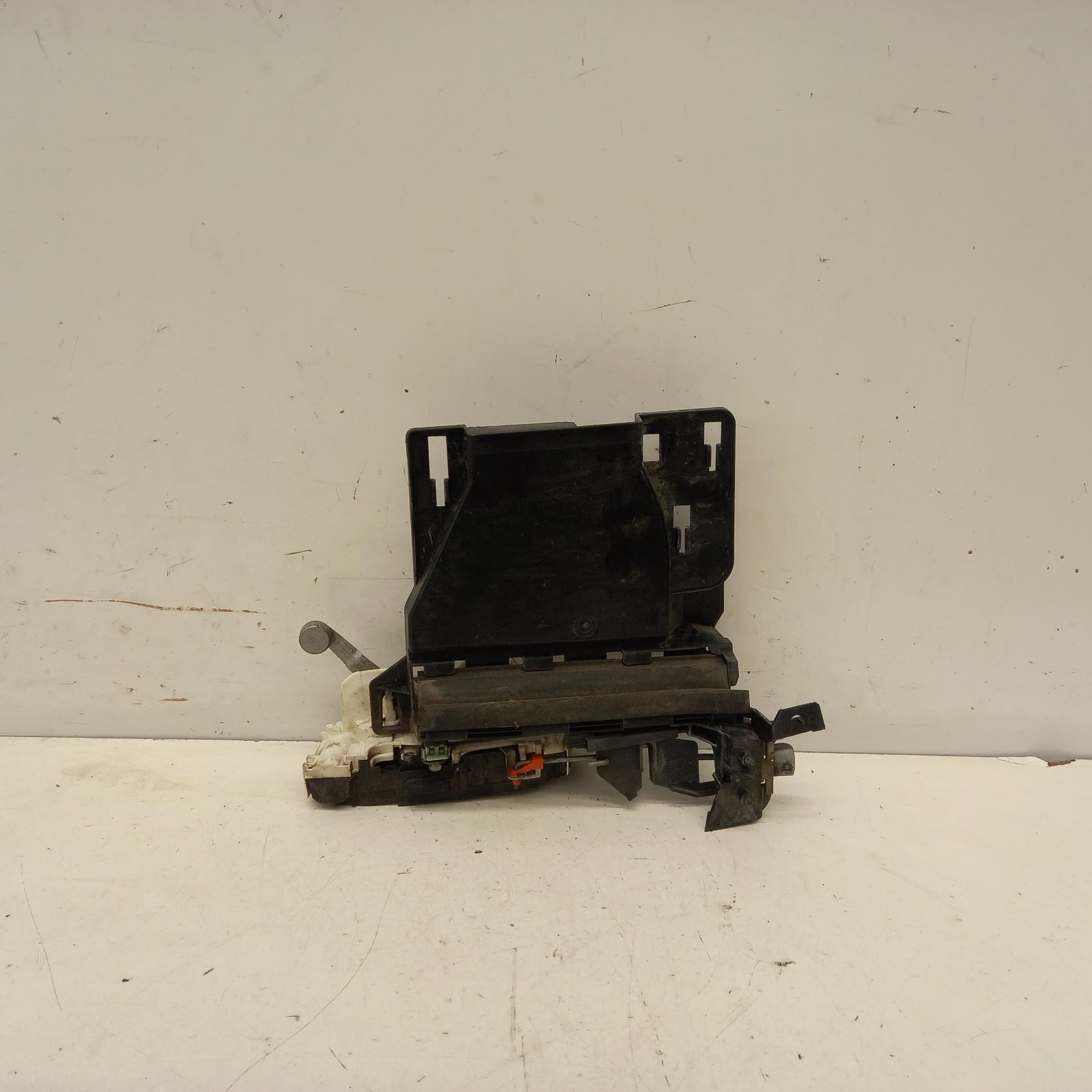 View Auto part Door/Boot/Gate Lock Dodge Nitro 2007
