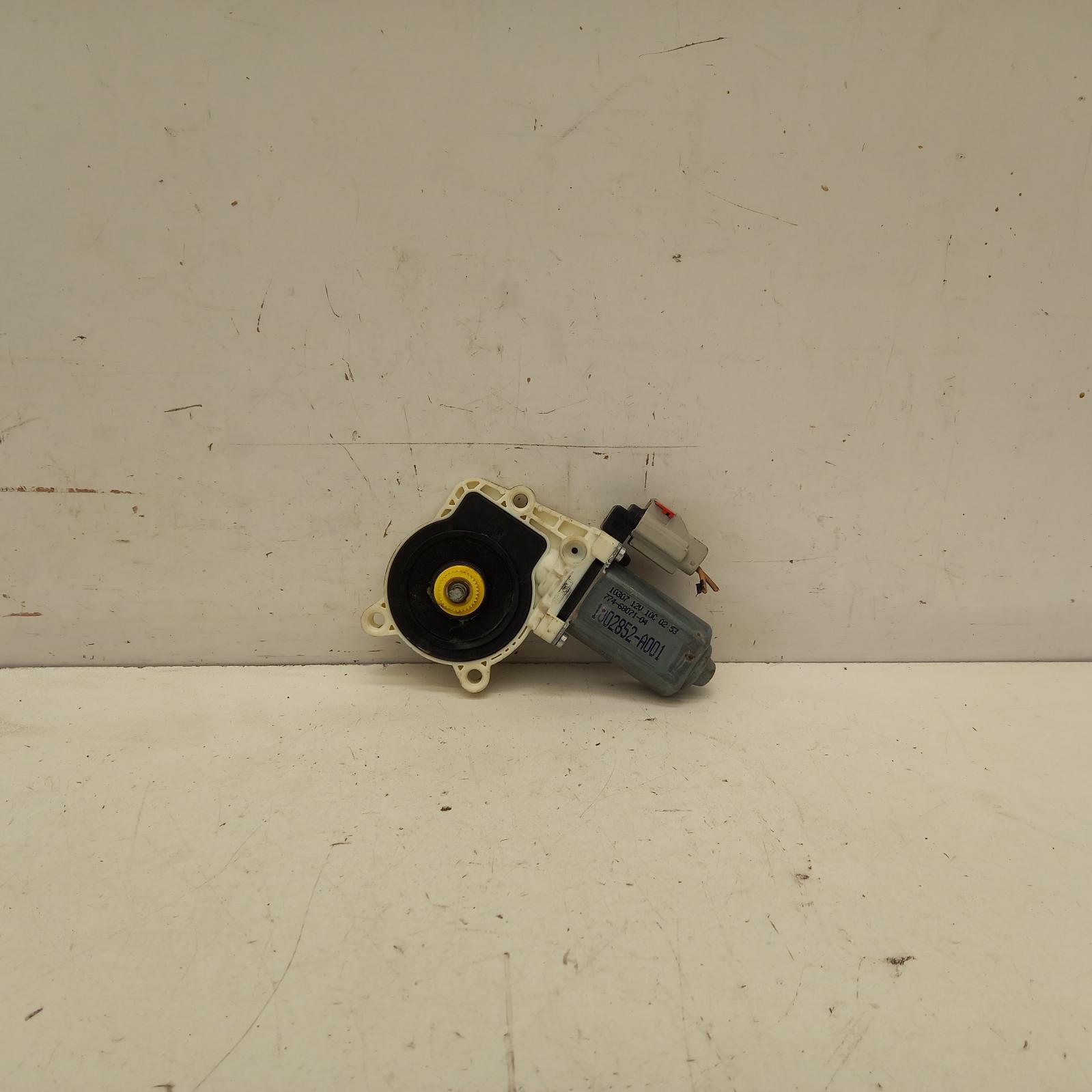 View Auto part Left Rear Wnd Reg/Motor Dodge Nitro 2007