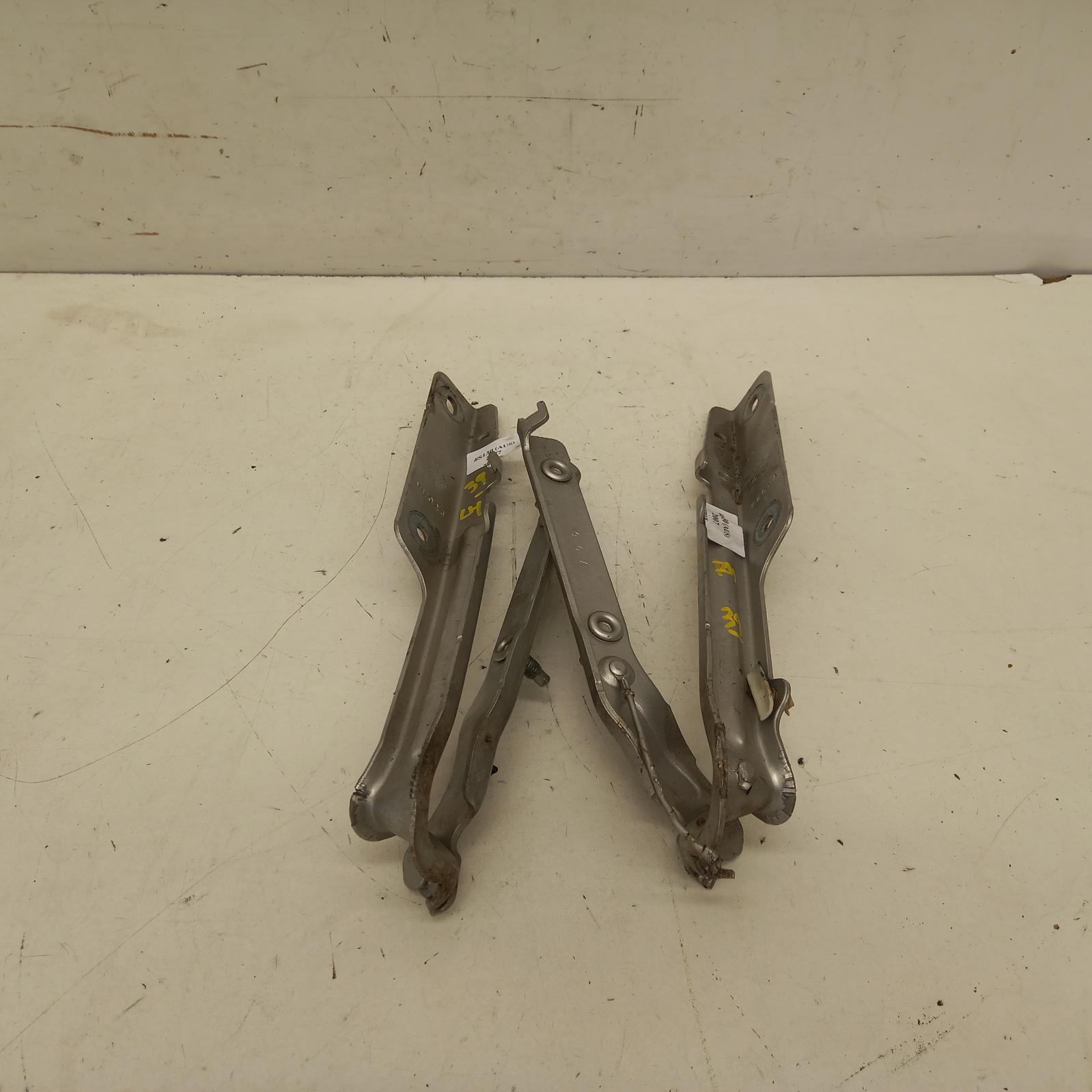 View Auto part Bonnet Hinge/Strut Dodge Nitro 2007